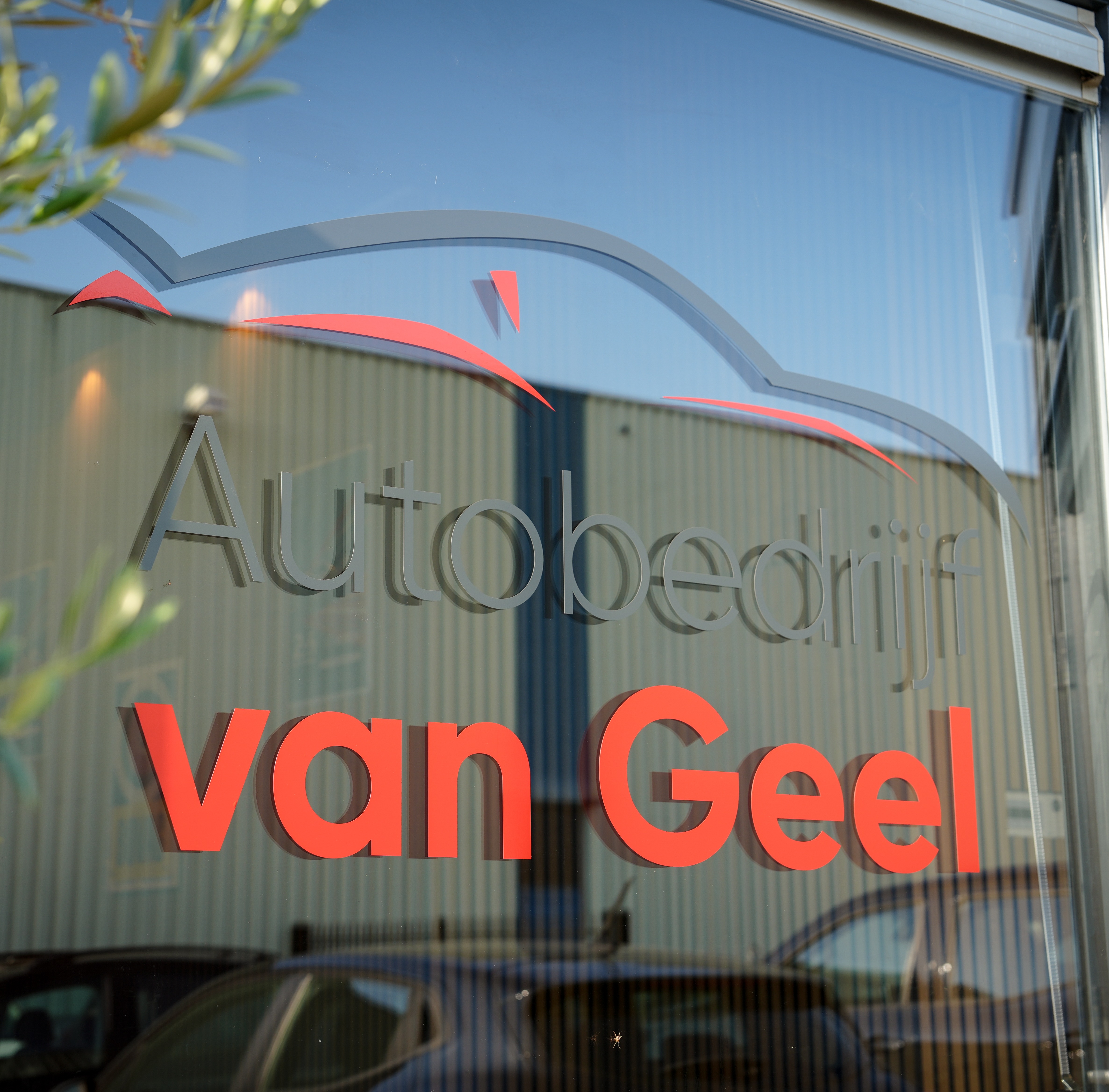 Gallery gallery_images_2_0_17829792181848585982.jpg  | Autobedrijf van Geel