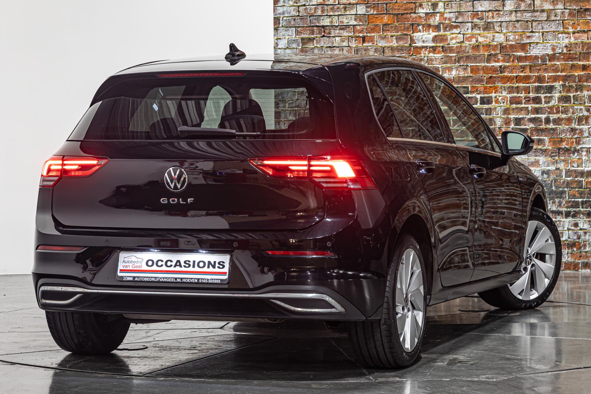 Volkswagen Golf 1.5 TSI R-Line I Stoelen met memory I Stoelverwarming I Rijklaarprijs 44499459-1.jpg | Autobedrijf van Geel