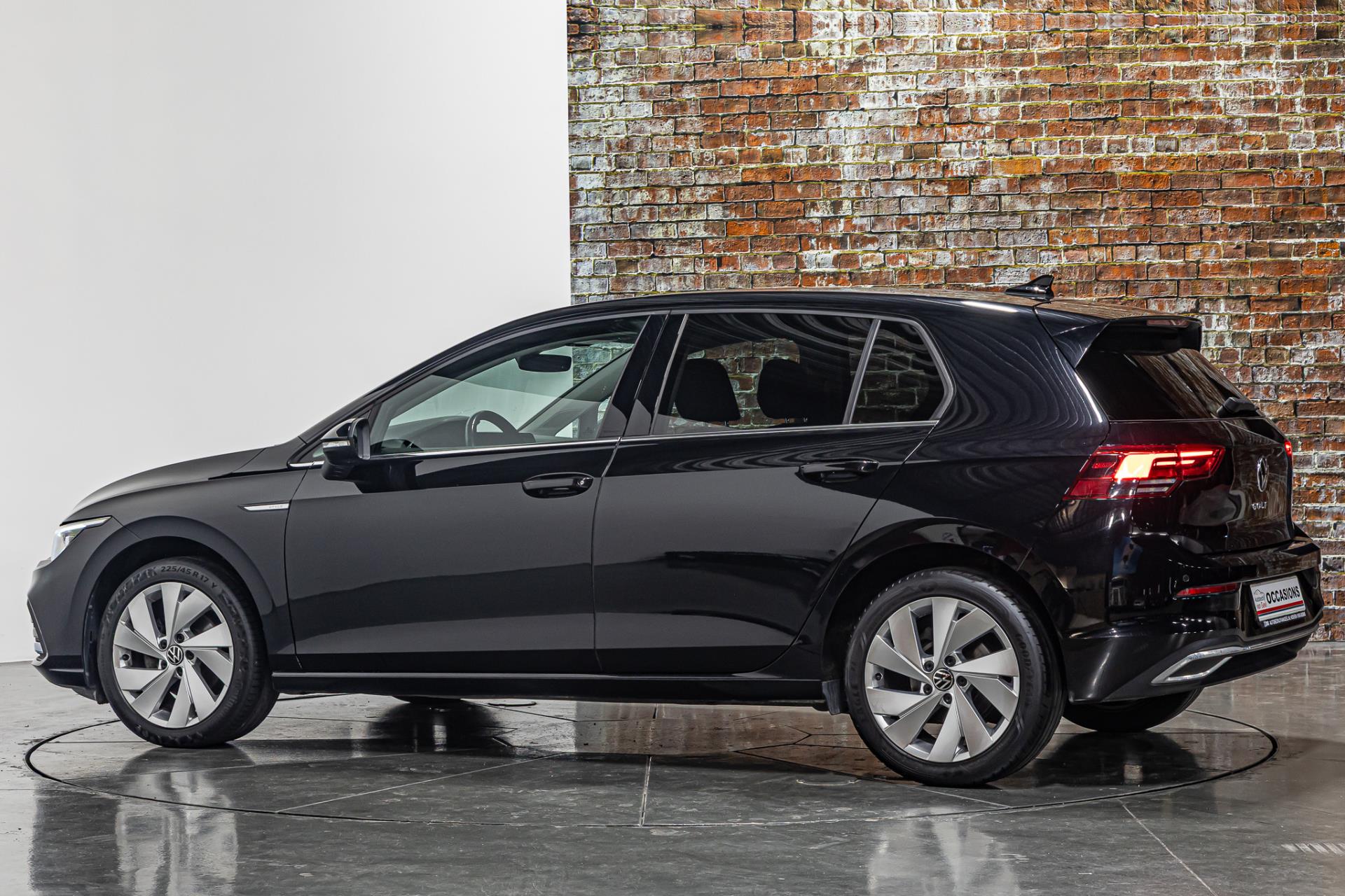 Volkswagen Golf 1.5 TSI R-Line I Stoelen met memory I Stoelverwarming I Rijklaarprijs 44499459-10.jpg | Autobedrijf van Geel