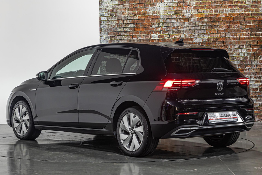 Volkswagen Golf 1.5 TSI R-Line I Stoelen met memory I Stoelverwarming I Rijklaarprijs 44499459-11.jpg | Autobedrijf van Geel