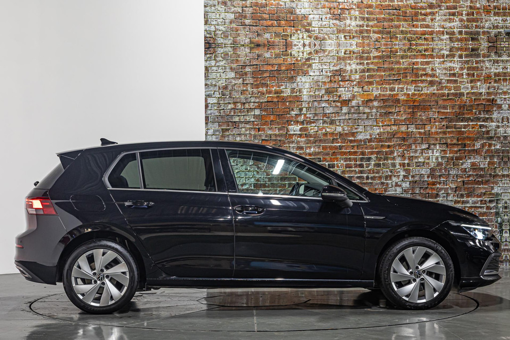 Volkswagen Golf 1.5 TSI R-Line I Stoelen met memory I Stoelverwarming I Rijklaarprijs 44499459-16.jpg | Autobedrijf van Geel