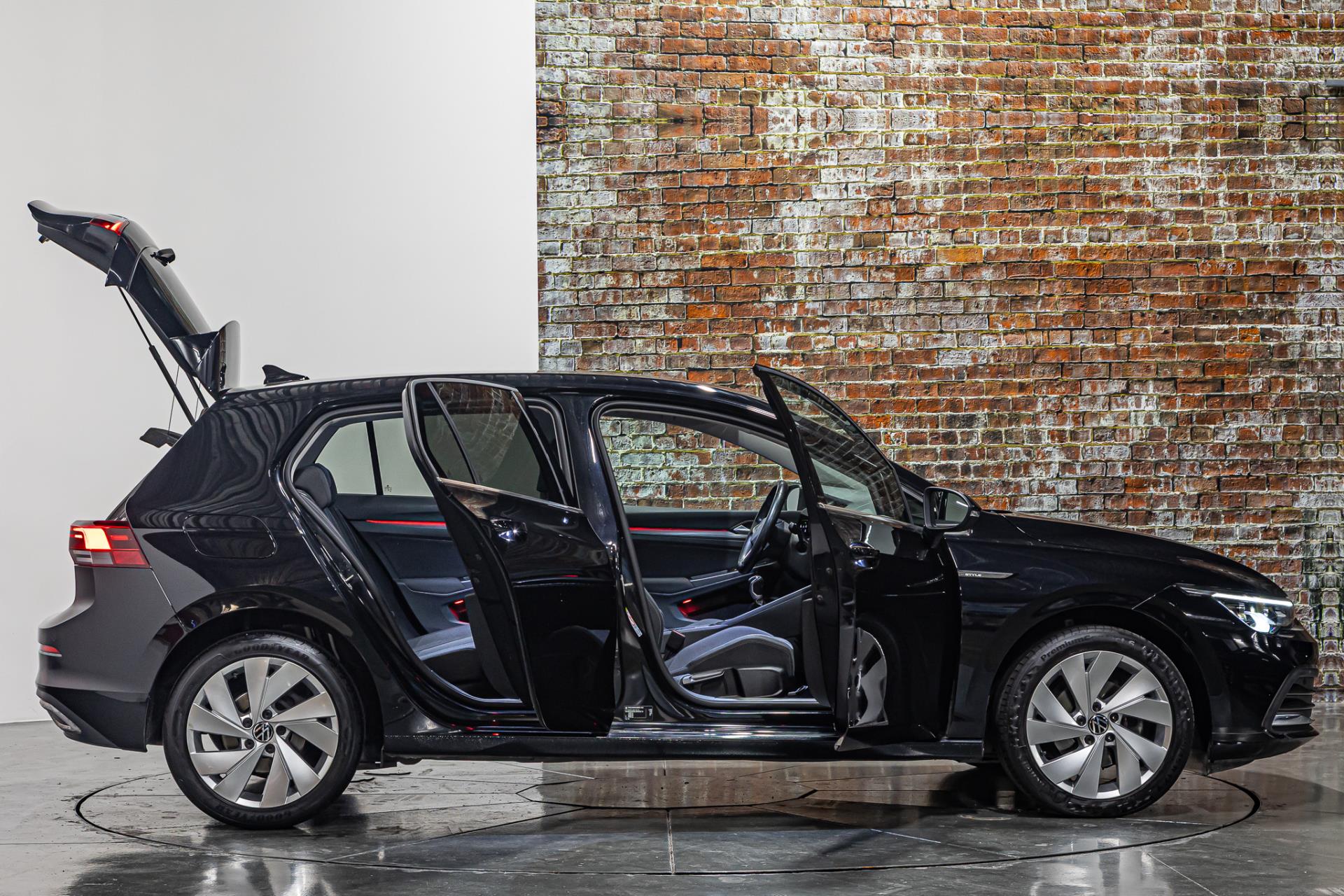 Volkswagen Golf 1.5 TSI R-Line I Stoelen met memory I Stoelverwarming I Rijklaarprijs 44499459-17.jpg | Autobedrijf van Geel