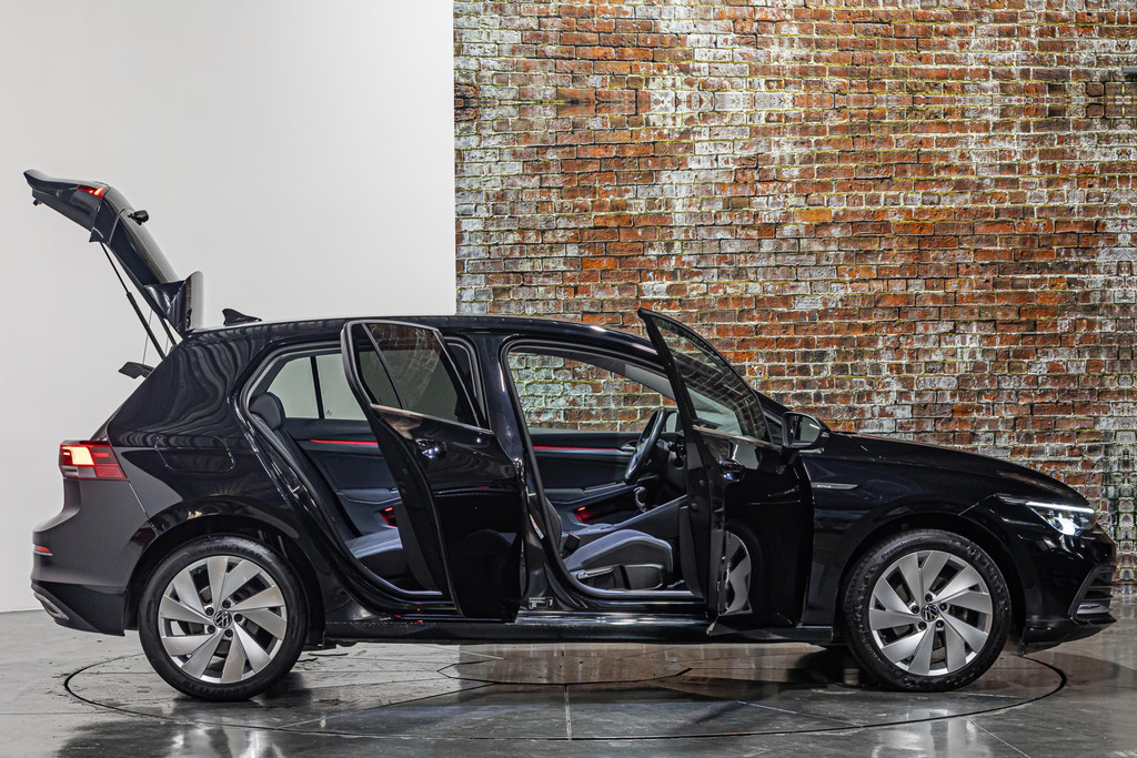 Volkswagen Golf 1.5 TSI R-Line I Stoelen met memory I Stoelverwarming I Rijklaarprijs 44499459-17.jpg | Autobedrijf van Geel