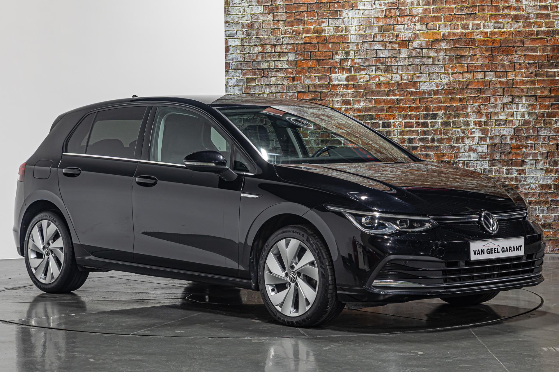 Volkswagen Golf 1.5 TSI R-Line I Stoelen met memory I Stoelverwarming I Rijklaarprijs 44499459-18.jpg | Autobedrijf van Geel