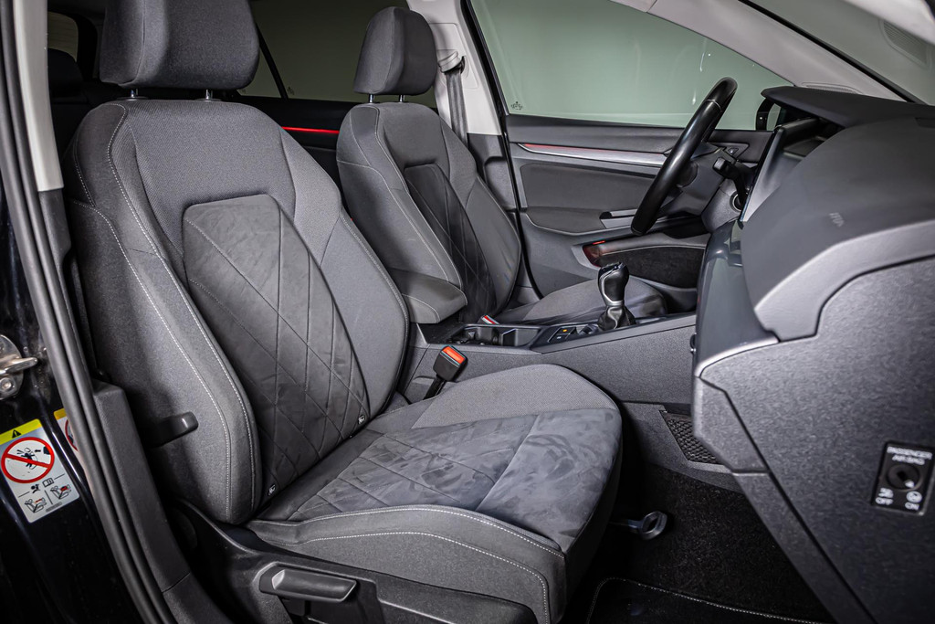 Volkswagen Golf 1.5 TSI R-Line I Stoelen met memory I Stoelverwarming I Rijklaarprijs 44499459-2.jpg | Autobedrijf van Geel