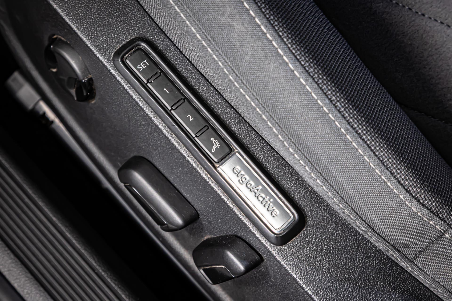 Volkswagen Golf 1.5 TSI R-Line I Stoelen met memory I Stoelverwarming I Rijklaarprijs 44499459-20.jpg | Autobedrijf van Geel