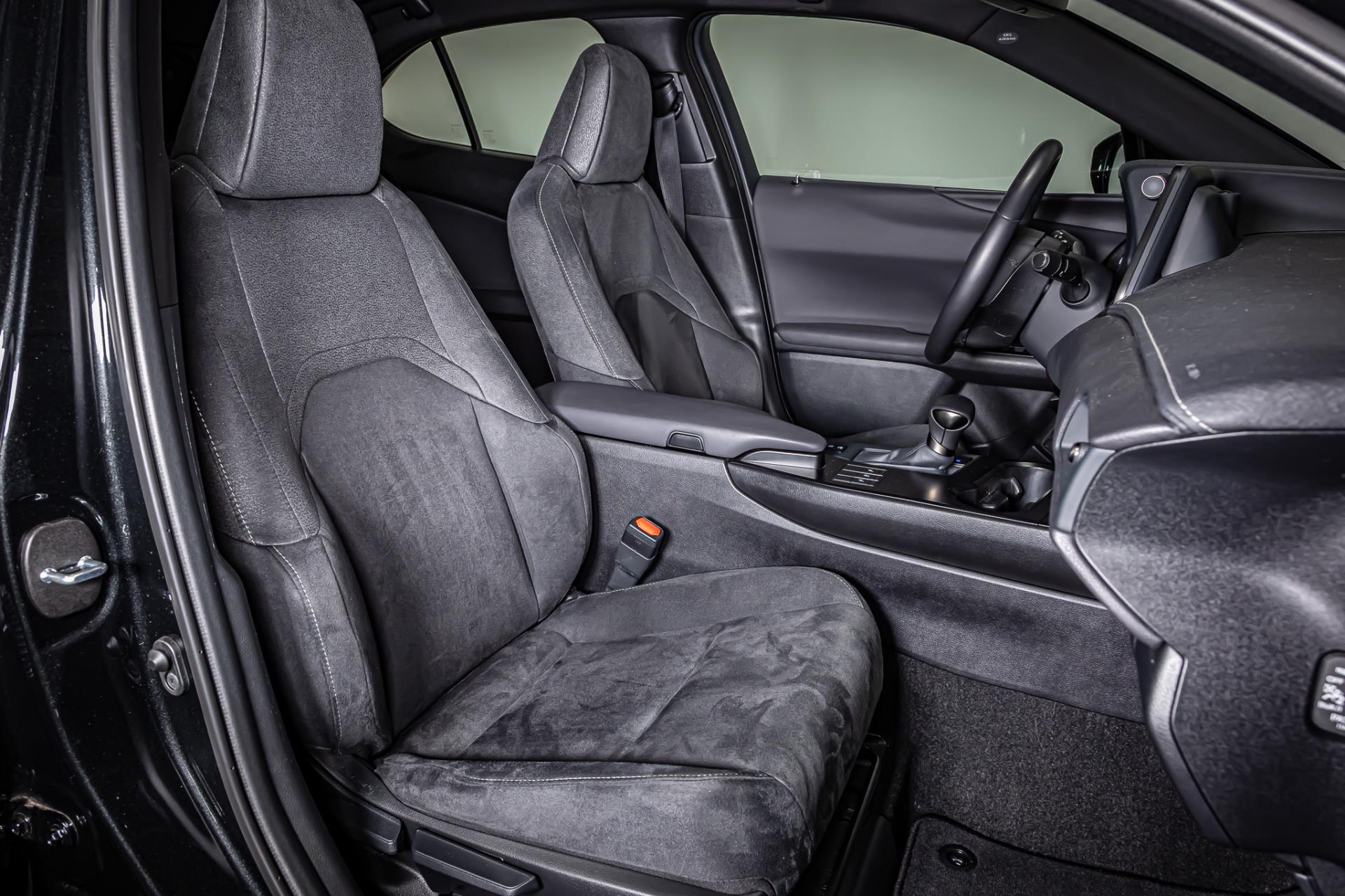 Lexus UX 250h Urban Line I Stuur&Stoel verwarming I Rijklaarprijs 44799541-19.jpg | Autobedrijf van Geel