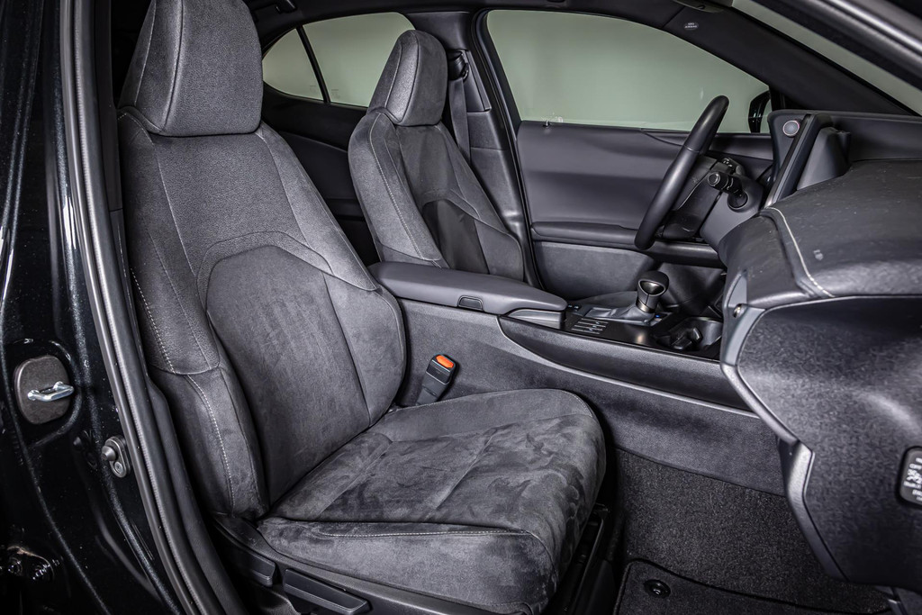 Lexus UX 250h Urban Line I Stuur&Stoel verwarming I Rijklaarprijs 44799541-19.jpg | Autobedrijf van Geel