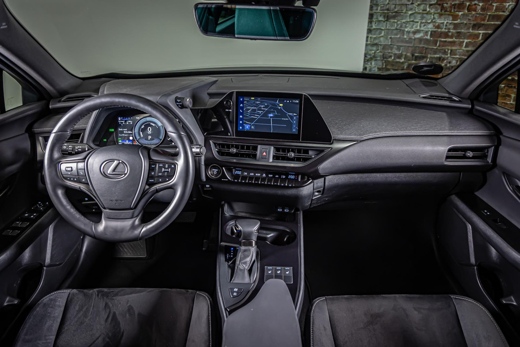 Lexus UX 250h Urban Line I Stuur&Stoel verwarming I Rijklaarprijs 44799541-28.jpg | Autobedrijf van Geel