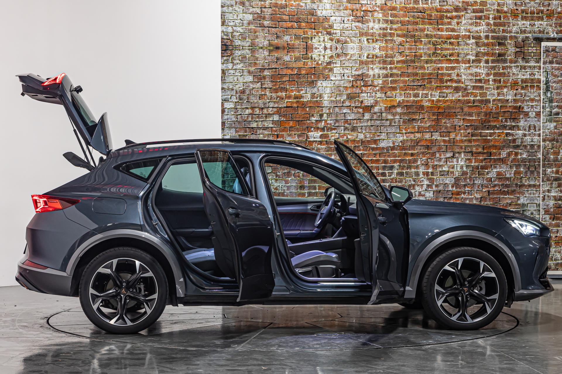 CUPRA Formentor 1.4 e-Hybrid Performance I Schuif/kantel dak I Leer pakket I Rijklaarprijs 44882224-16.jpg | Autobedrijf van Geel