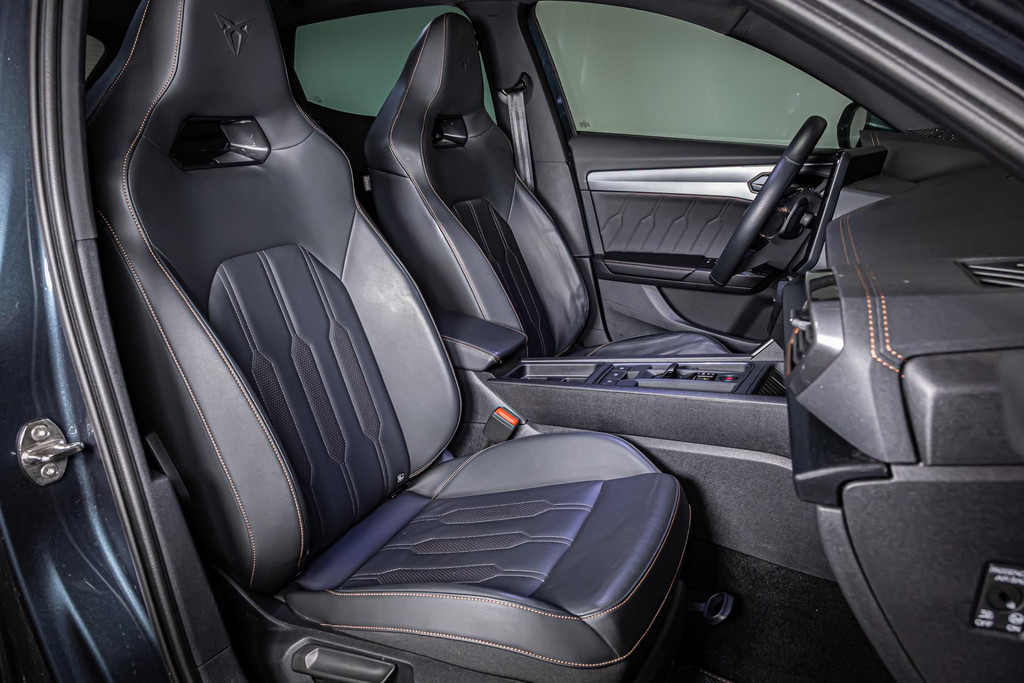 CUPRA Formentor 1.4 e-Hybrid Performance I Schuif/kantel dak I Leer pakket I Rijklaarprijs 44882224-25.jpg | Autobedrijf van Geel