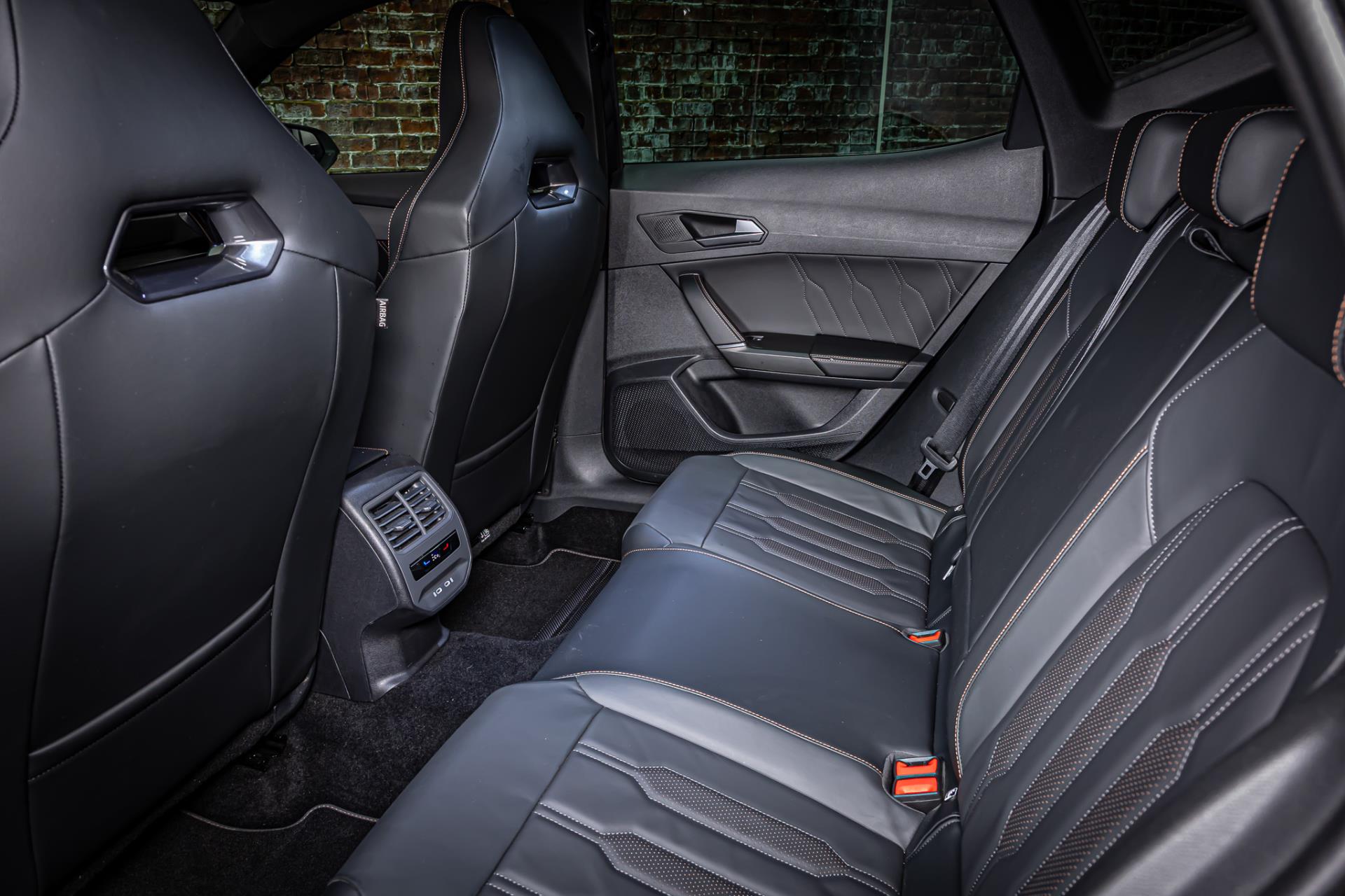 CUPRA Formentor 1.4 e-Hybrid Performance I Schuif/kantel dak I Leer pakket I Rijklaarprijs 44882224-38.jpg | Autobedrijf van Geel