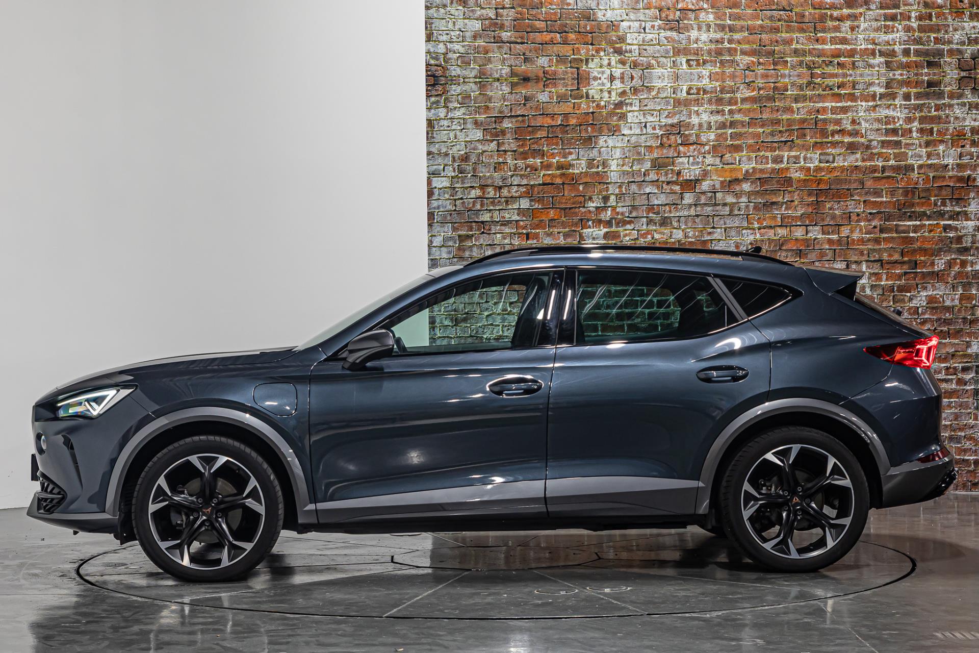 CUPRA Formentor 1.4 e-Hybrid Performance I Schuif/kantel dak I Leer pakket I Rijklaarprijs 44882224-8.jpg | Autobedrijf van Geel