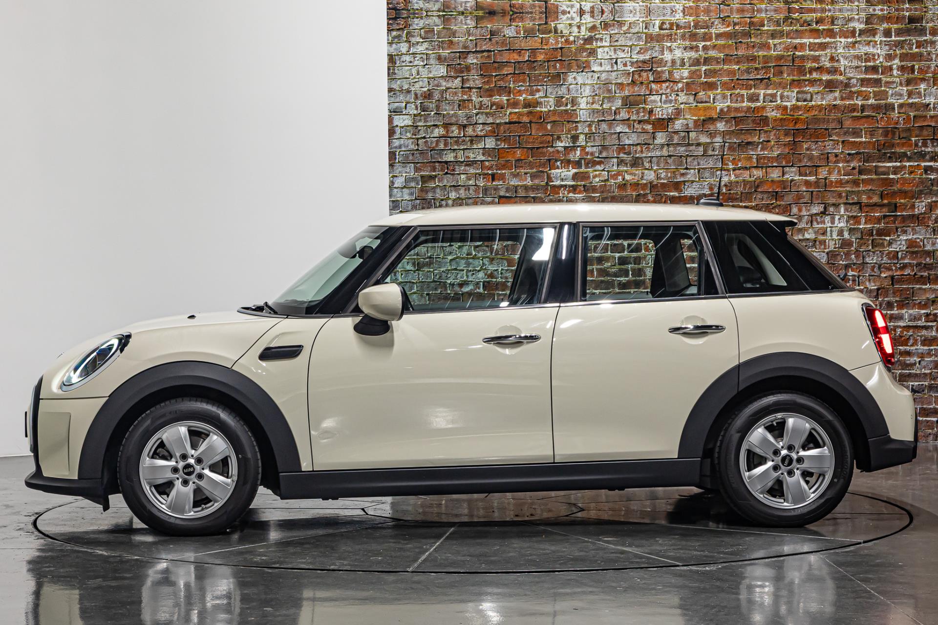 MINI Mini 1.5 One I Navi 45467706-8.jpg | Autobedrijf van Geel