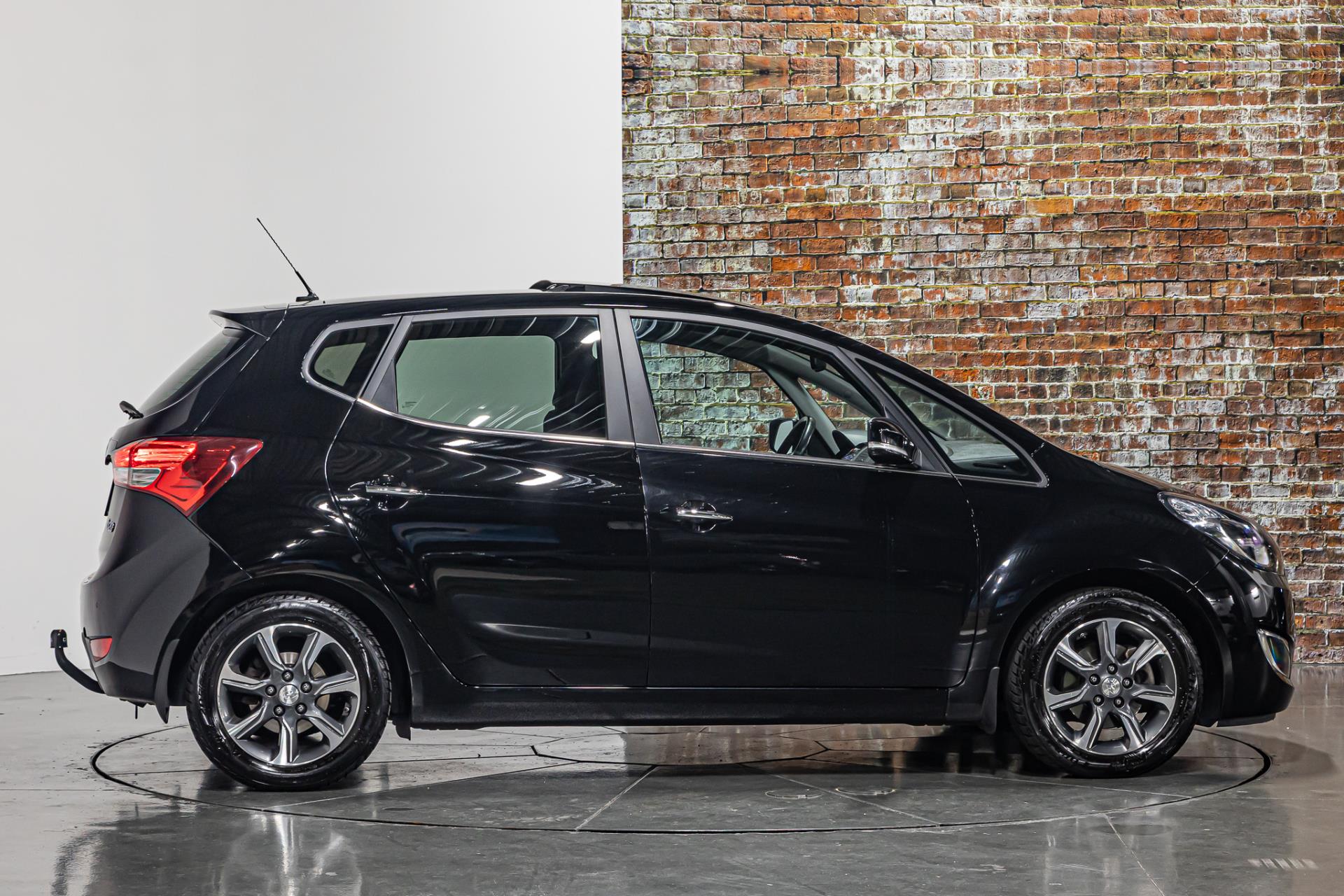 Hyundai ix20 1.6i Premium I Trekhaak I Schuif/kantel dak I Stoelverwarming 46202384-16.jpg | Autobedrijf van Geel