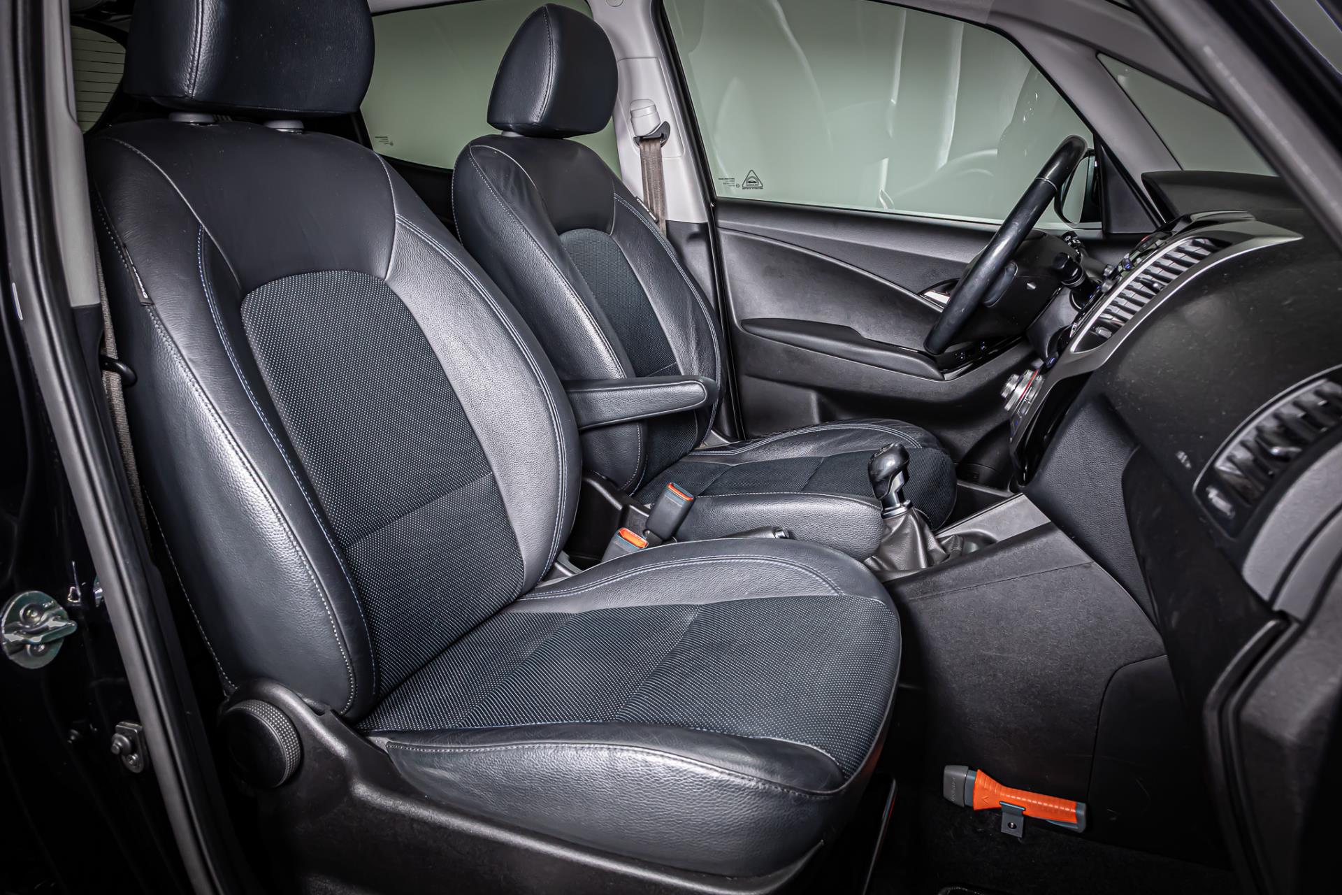 Hyundai ix20 1.6i Premium I Trekhaak I Schuif/kantel dak I Stoelverwarming 46202384-3.jpg | Autobedrijf van Geel