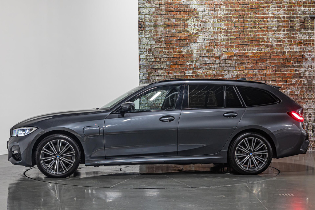 BMW 3 Serie Touring 320e M Sport I Plug in I Head up display 47053318-7.jpg | Autobedrijf van Geel