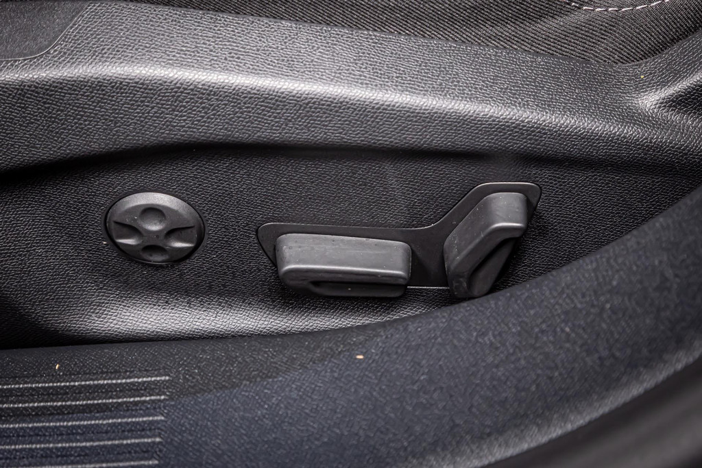 Opel Astra 1.2 Elegance I Elektrisch schuif/kantel dak I Rondom camera I Stuur&stoel verwarming 47210807-22.jpg | Autobedrijf van Geel