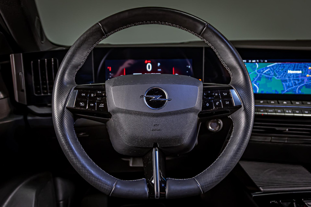 Opel Astra 1.2 Elegance I Elektrisch schuif/kantel dak I Rondom camera I Stuur&stoel verwarming 47210807-24.jpg | Autobedrijf van Geel