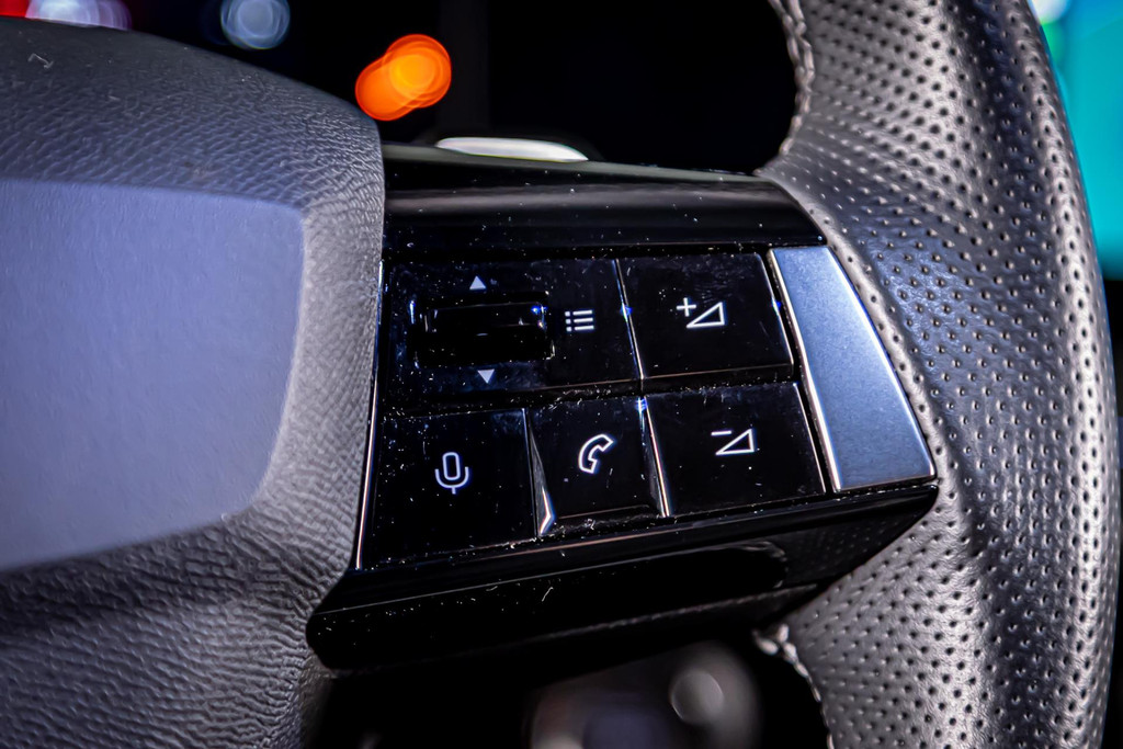 Opel Astra 1.2 Elegance I Elektrisch schuif/kantel dak I Rondom camera I Stuur&stoel verwarming 47210807-26.jpg | Autobedrijf van Geel