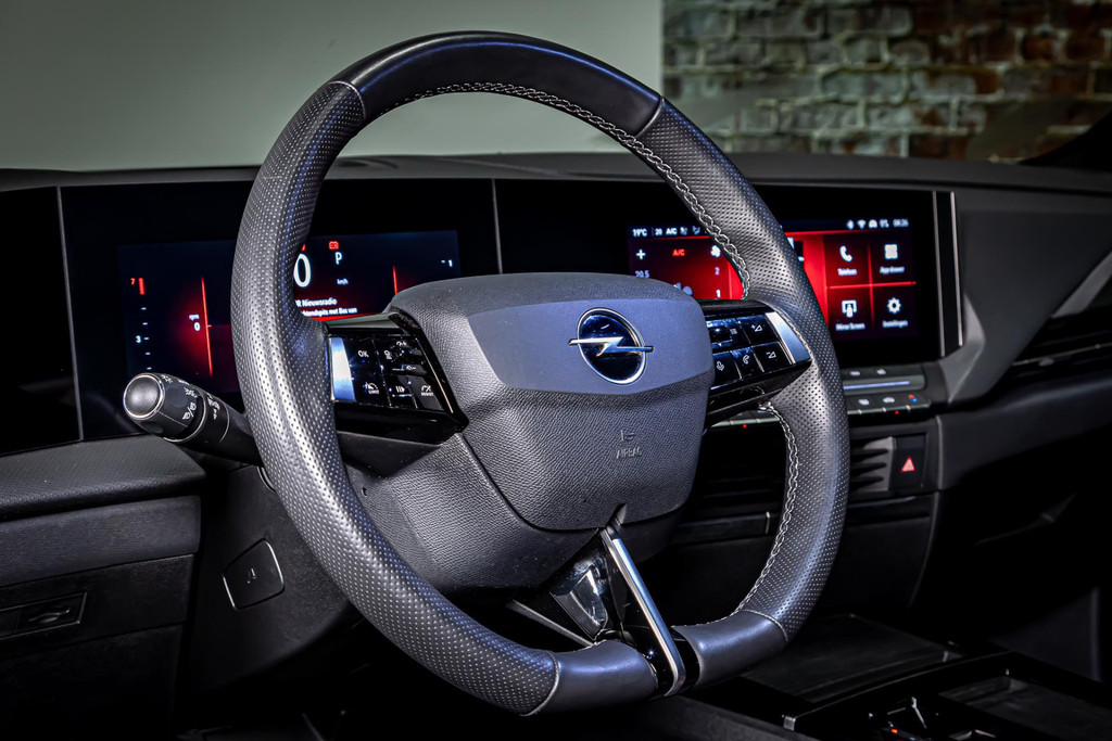 Opel Astra 1.2 Elegance I Elektrisch schuif/kantel dak I Rondom camera I Stuur&stoel verwarming 47210807-34.jpg | Autobedrijf van Geel