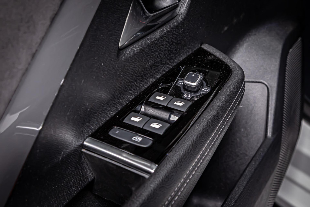 Opel Astra 1.2 Elegance I Elektrisch schuif/kantel dak I Rondom camera I Stuur&stoel verwarming 47210807-35.jpg | Autobedrijf van Geel