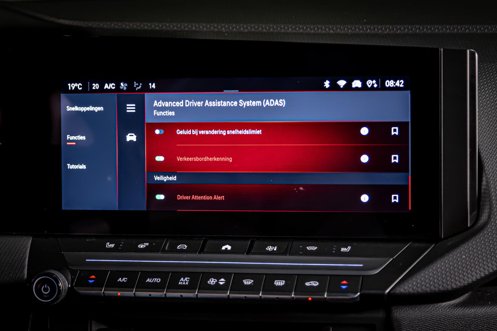 Opel Astra 1.2 Elegance I Elektrisch schuif/kantel dak I Rondom camera I Stuur&stoel verwarming 47210807-45.jpg | Autobedrijf van Geel