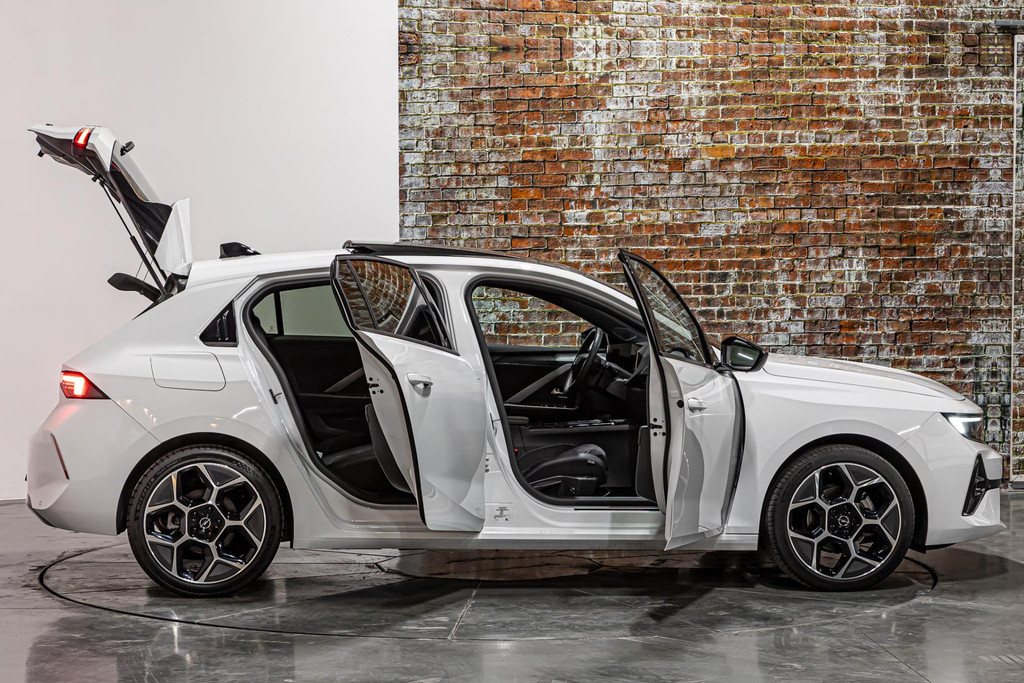 Opel Astra 1.2 Elegance I Elektrisch schuif/kantel dak I Rondom camera I Stuur&stoel verwarming 47210807-6.jpg | Autobedrijf van Geel