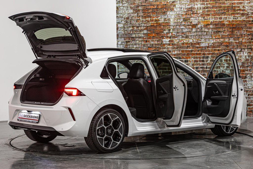 Opel Astra 1.2 Elegance I Elektrisch schuif/kantel dak I Rondom camera I Stuur&stoel verwarming 47210807-8.jpg | Autobedrijf van Geel