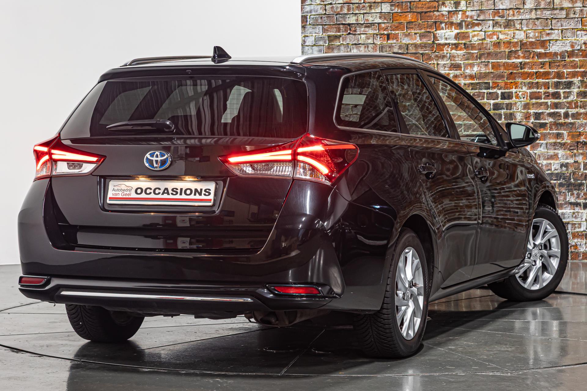 Toyota Auris 1.8 Hybrid Lease Pro I Achteruitrij camera I Cruise controle 47547122-1.jpg | Autobedrijf van Geel