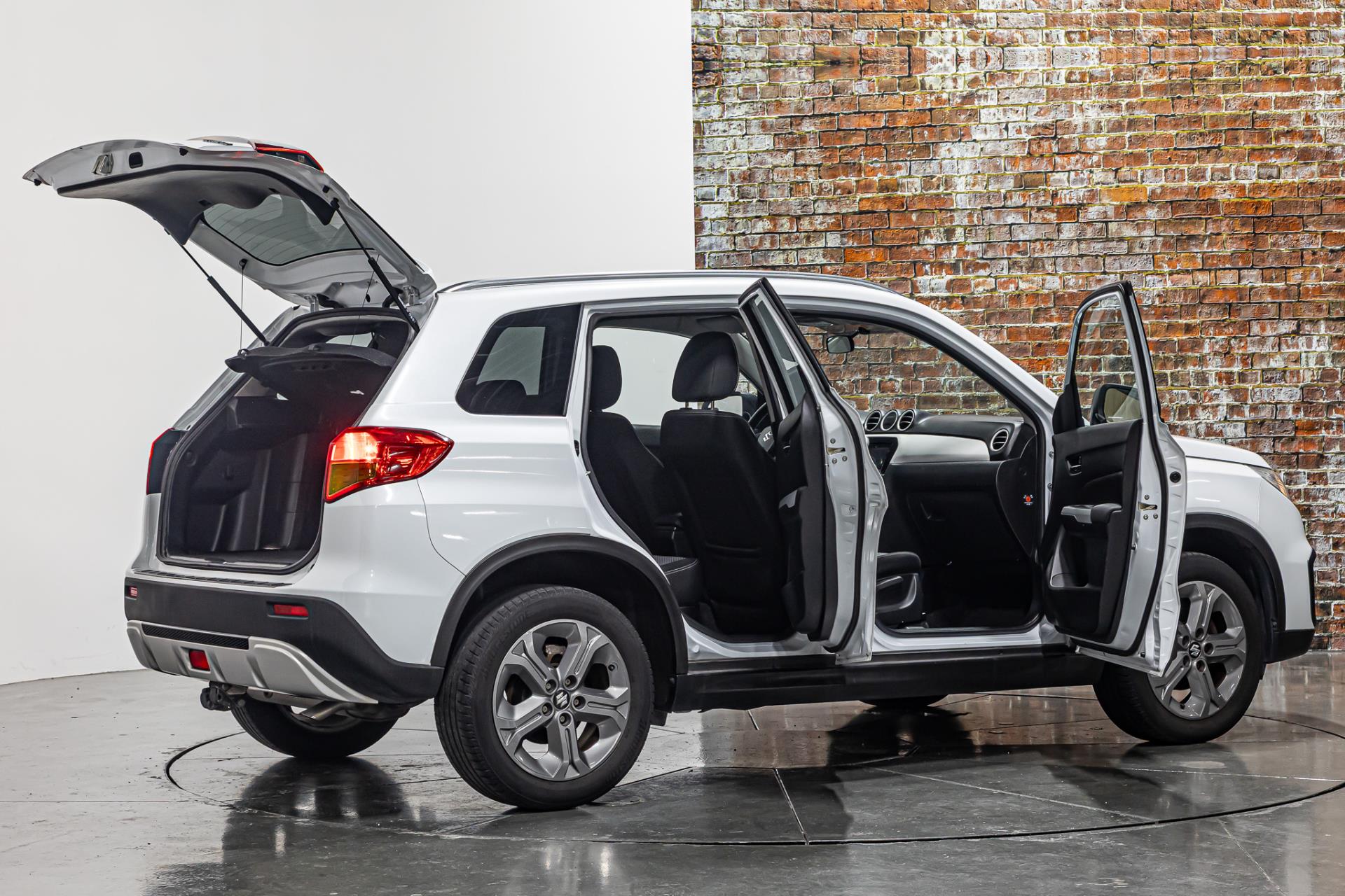 Suzuki Vitara 1.6 Exclusive I Afneembare trekhaak I Achteruitrij camera 47812419-13.jpg | Autobedrijf van Geel