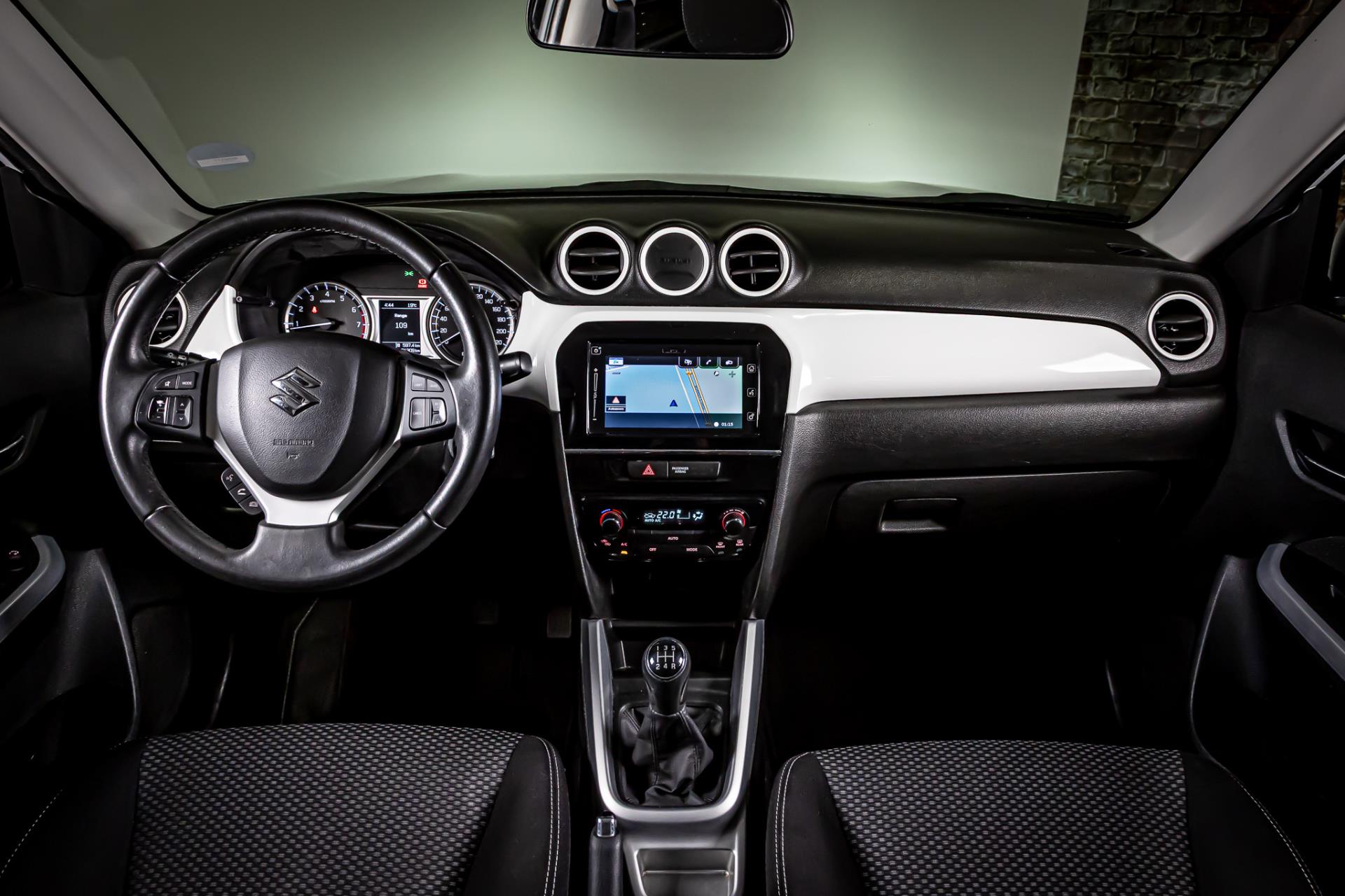 Suzuki Vitara 1.6 Exclusive I Afneembare trekhaak I Achteruitrij camera 47812419-2.jpg | Autobedrijf van Geel