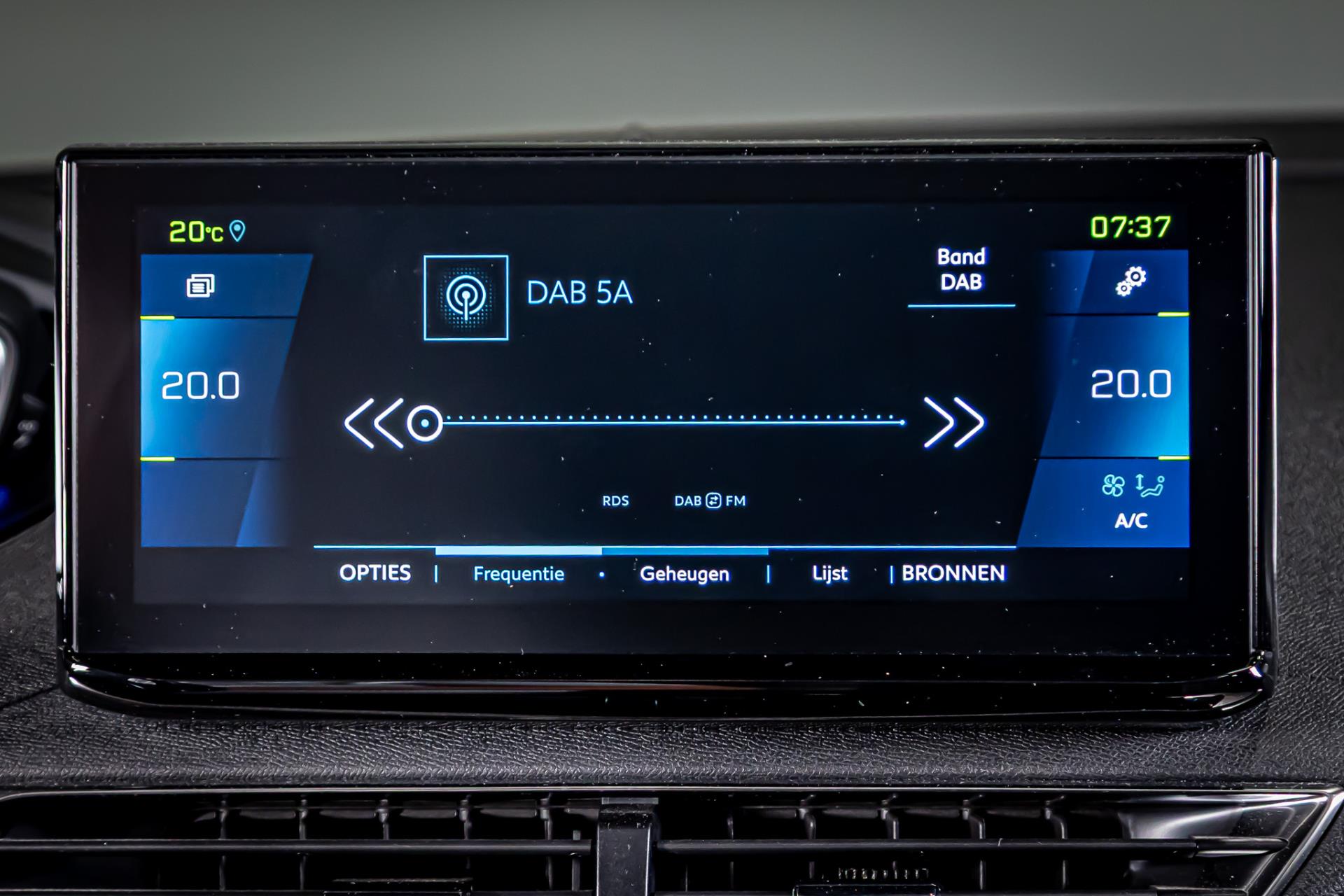 Peugeot 3008 1.6 HYbrid 225 Allure I Camera I Stoelverwarming I Apple carplay 47899346-32.jpg | Autobedrijf van Geel