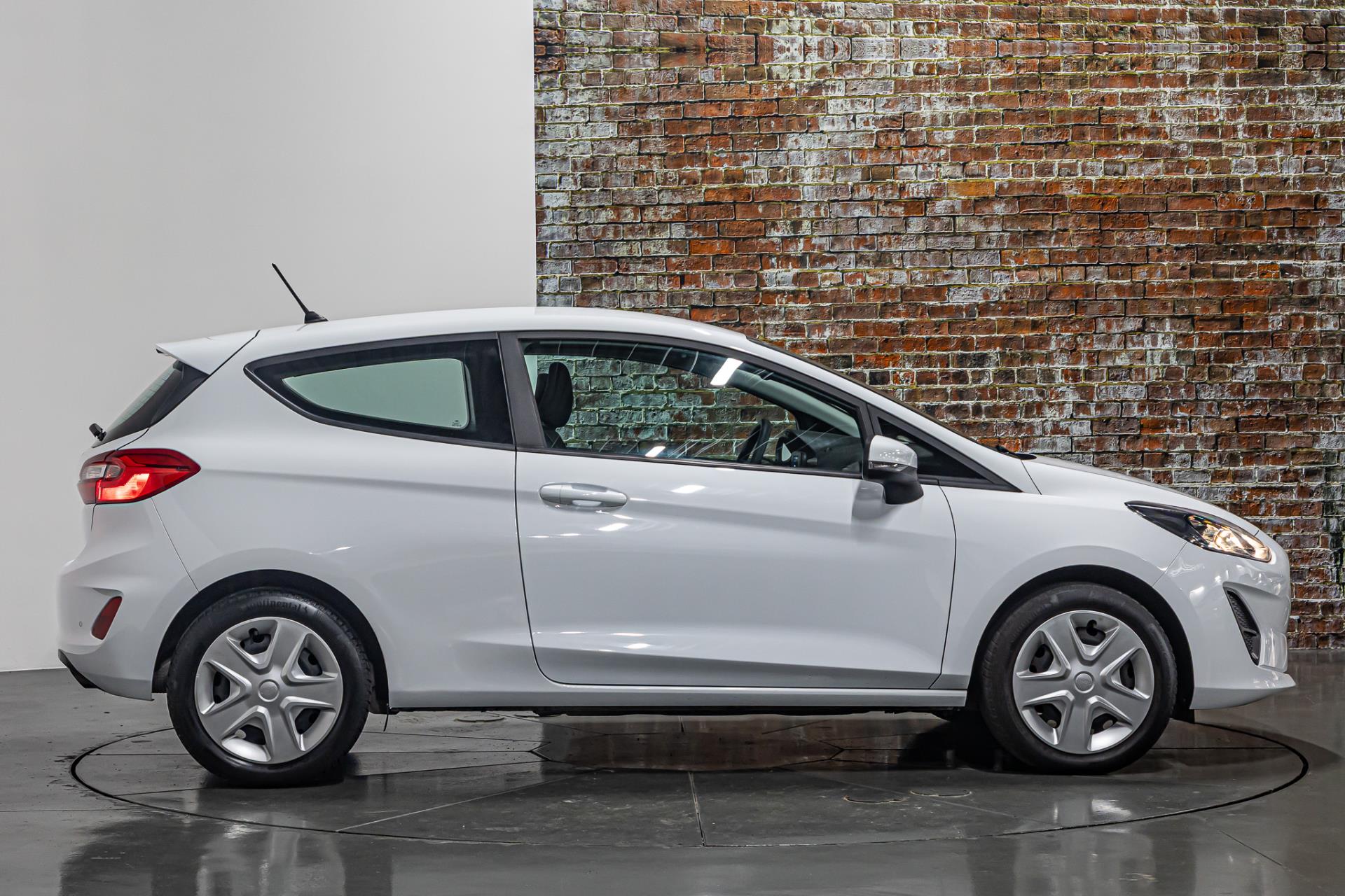 Ford Fiesta 1.1 Trend I Airco I Parkeersensoren achter 47988736-16.jpg | Autobedrijf van Geel