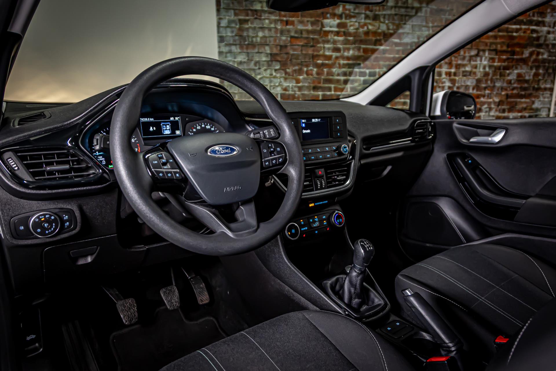 Ford Fiesta 1.1 Trend I Airco I Parkeersensoren achter 47988736-2.jpg | Autobedrijf van Geel