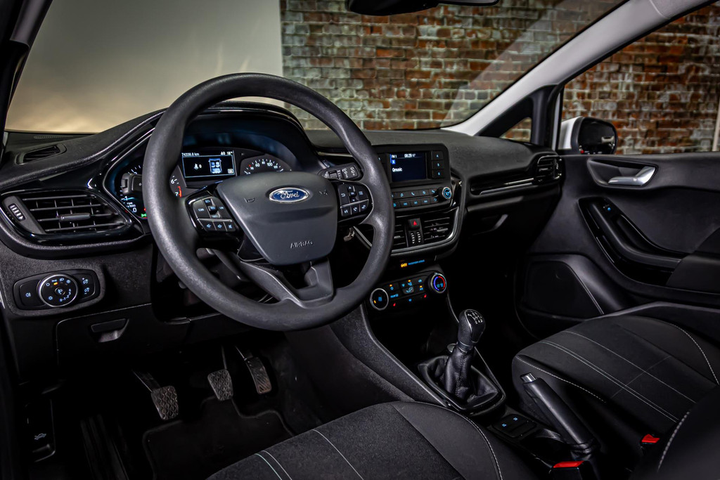 Ford Fiesta 1.1 Trend I Airco I Parkeersensoren achter 47988736-2.jpg | Autobedrijf van Geel