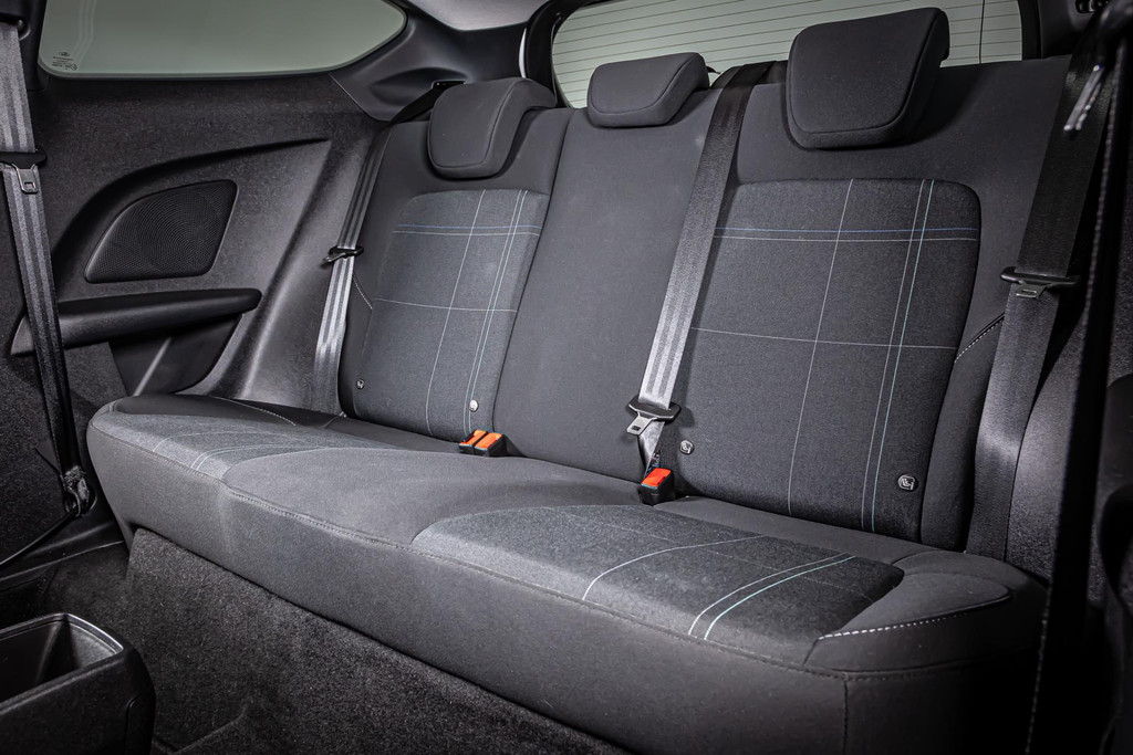 Ford Fiesta 1.1 Trend I Airco I Parkeersensoren achter 47988736-3.jpg | Autobedrijf van Geel