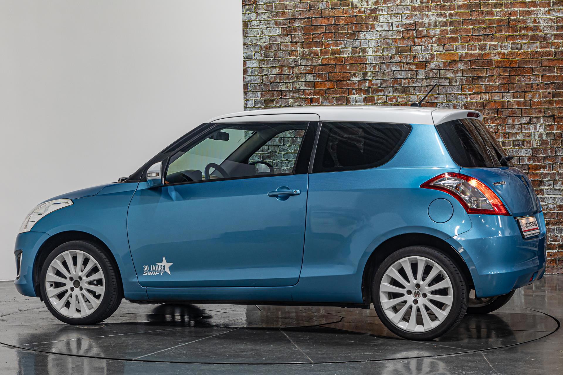 Suzuki Swift 1.2 Base EASSS I Airco I Cruise controle I Rijklaarprijs 48122659-10.jpg | Autobedrijf van Geel