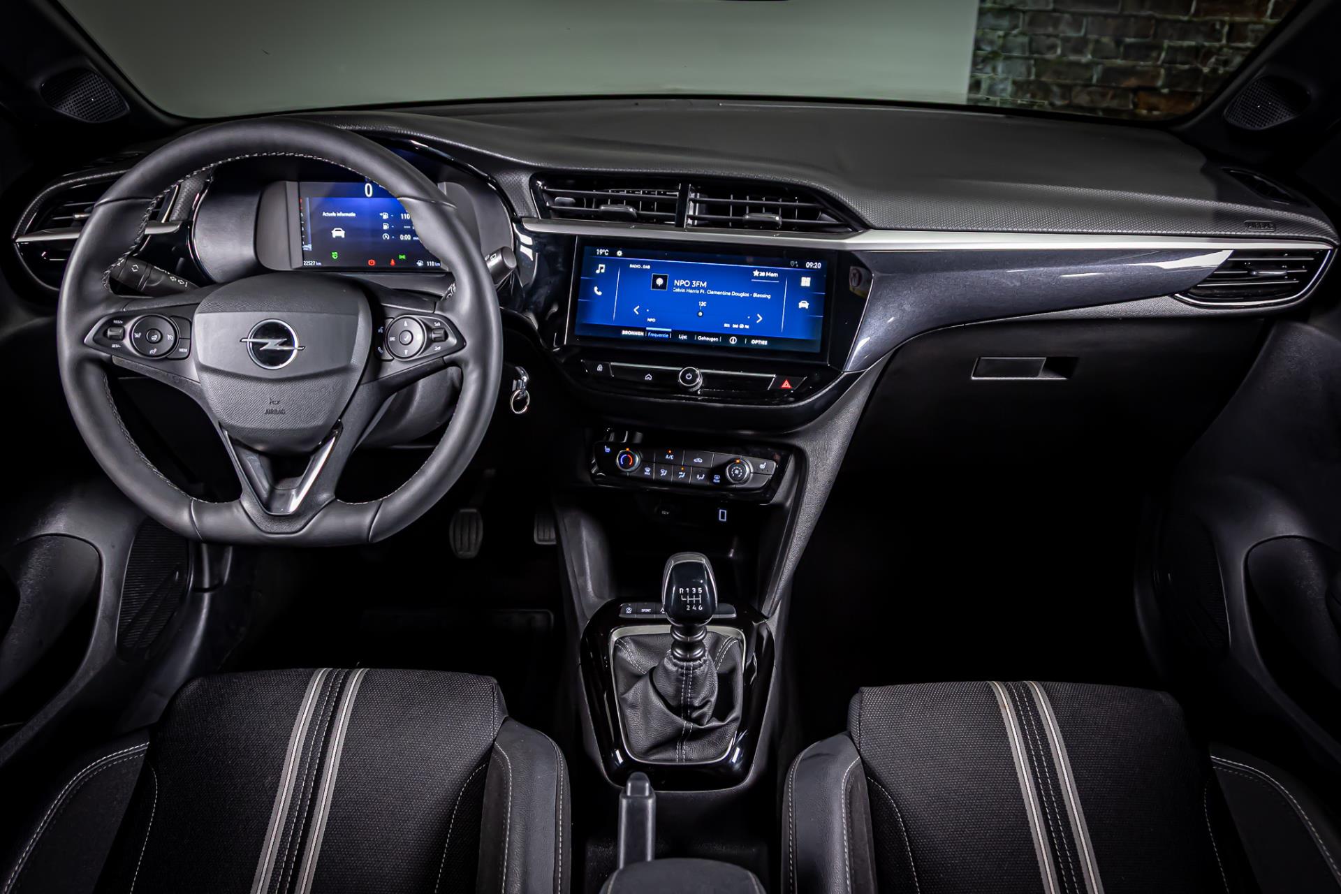 Opel Corsa 1.2 Turbo GS I Stuur&stoel verwarming I Apple carplay 48135169-2.jpg | Autobedrijf van Geel