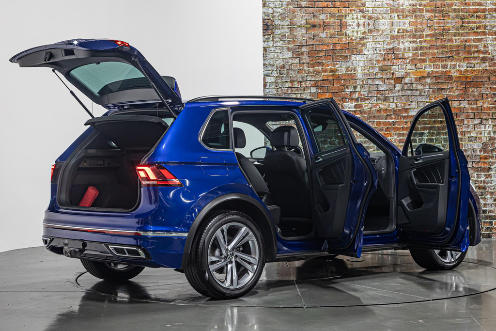 Volkswagen Tiguan 1.5 TSI R-Line I Uitklapbare trekhaak I Stuur & Stoel verwarming 48525545-13.jpg | Autobedrijf van Geel