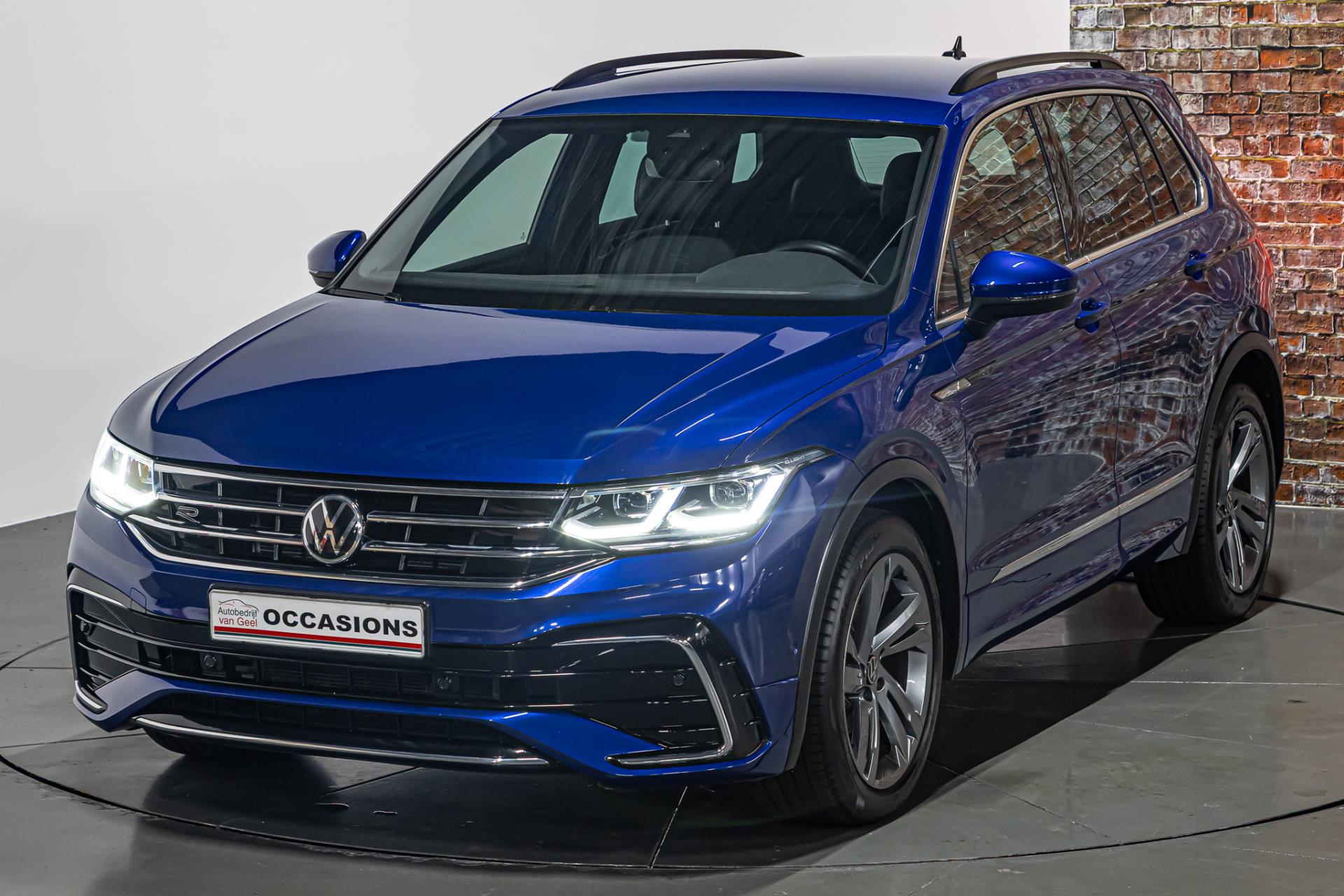 Volkswagen Tiguan 1.5 TSI R-Line I Uitklapbare trekhaak I Stuur & Stoel verwarming 48525545-20.jpg | Autobedrijf van Geel