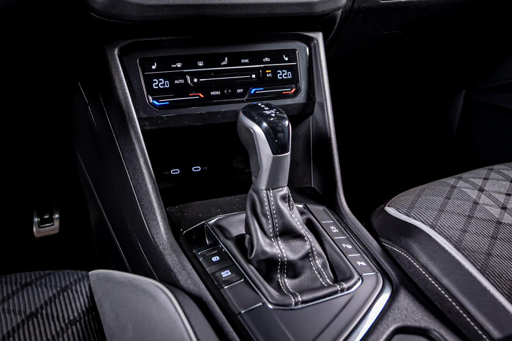 Volkswagen Tiguan 1.5 TSI R-Line I Uitklapbare trekhaak I Stuur & Stoel verwarming 48525545-23.jpg | Autobedrijf van Geel