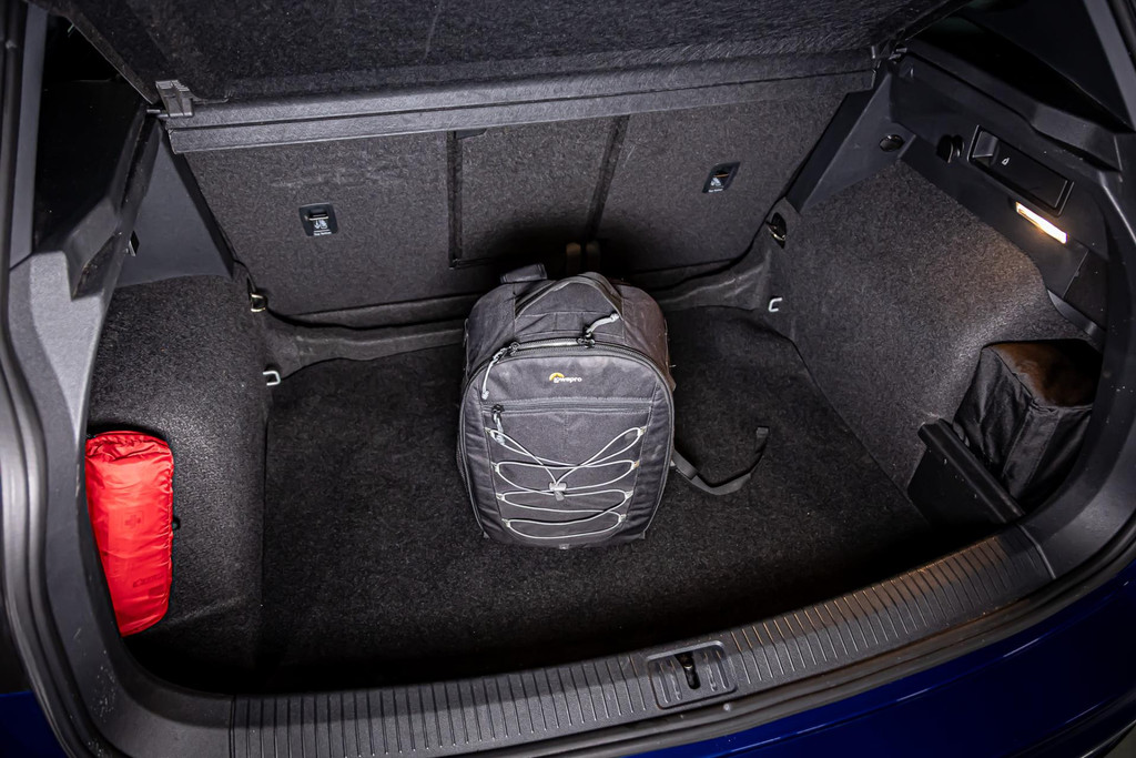 Volkswagen Tiguan 1.5 TSI R-Line I Uitklapbare trekhaak I Stuur & Stoel verwarming 48525545-24.jpg | Autobedrijf van Geel