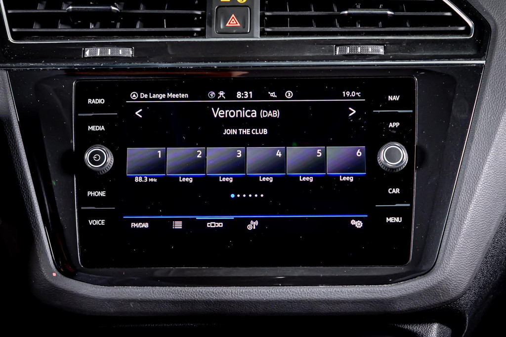 Volkswagen Tiguan 1.5 TSI R-Line I Uitklapbare trekhaak I Stuur & Stoel verwarming 48525545-31.jpg | Autobedrijf van Geel