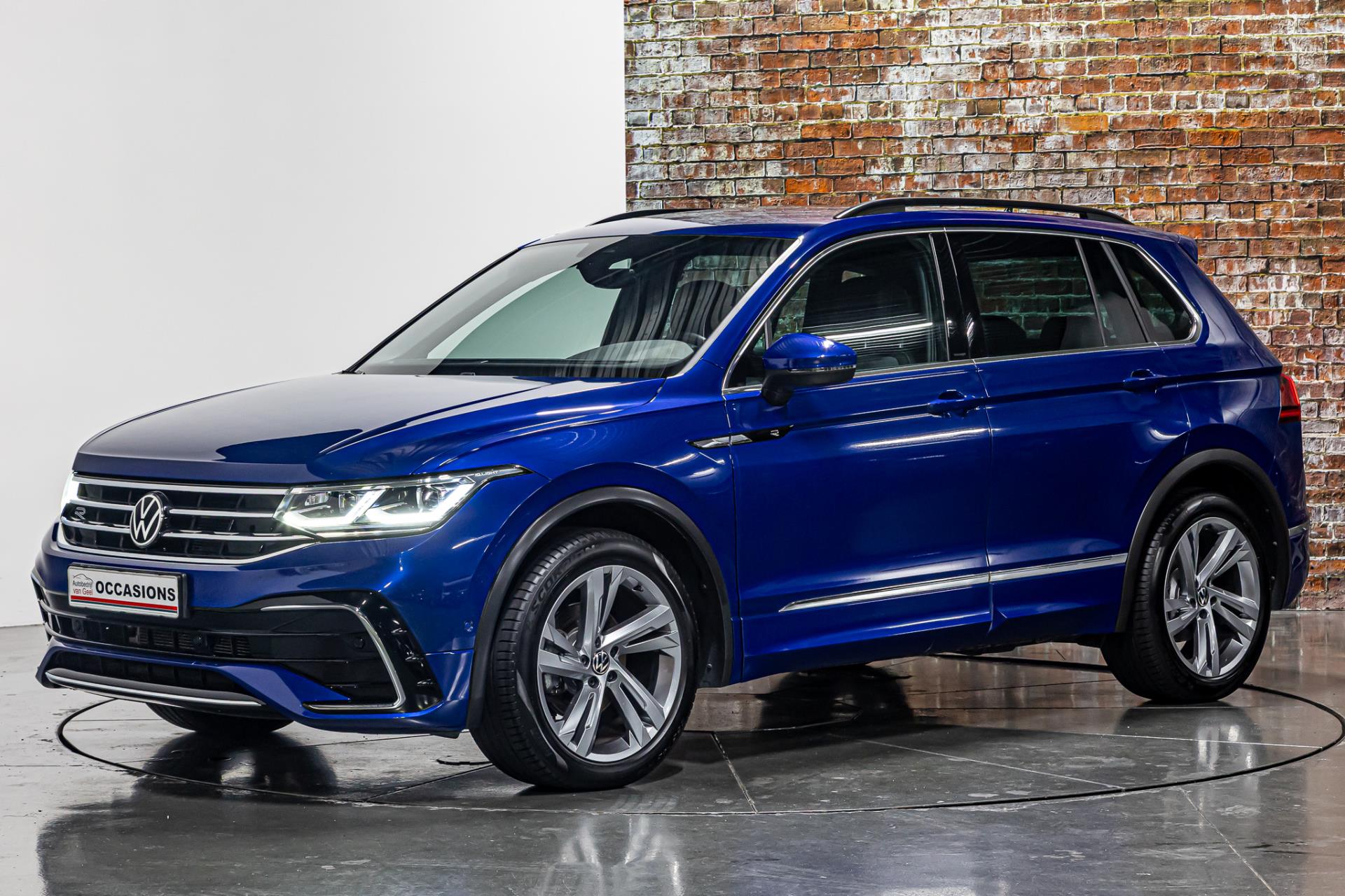 Volkswagen Tiguan 1.5 TSI R-Line I Uitklapbare trekhaak I Stuur & Stoel verwarming 48525545-7.jpg | Autobedrijf van Geel