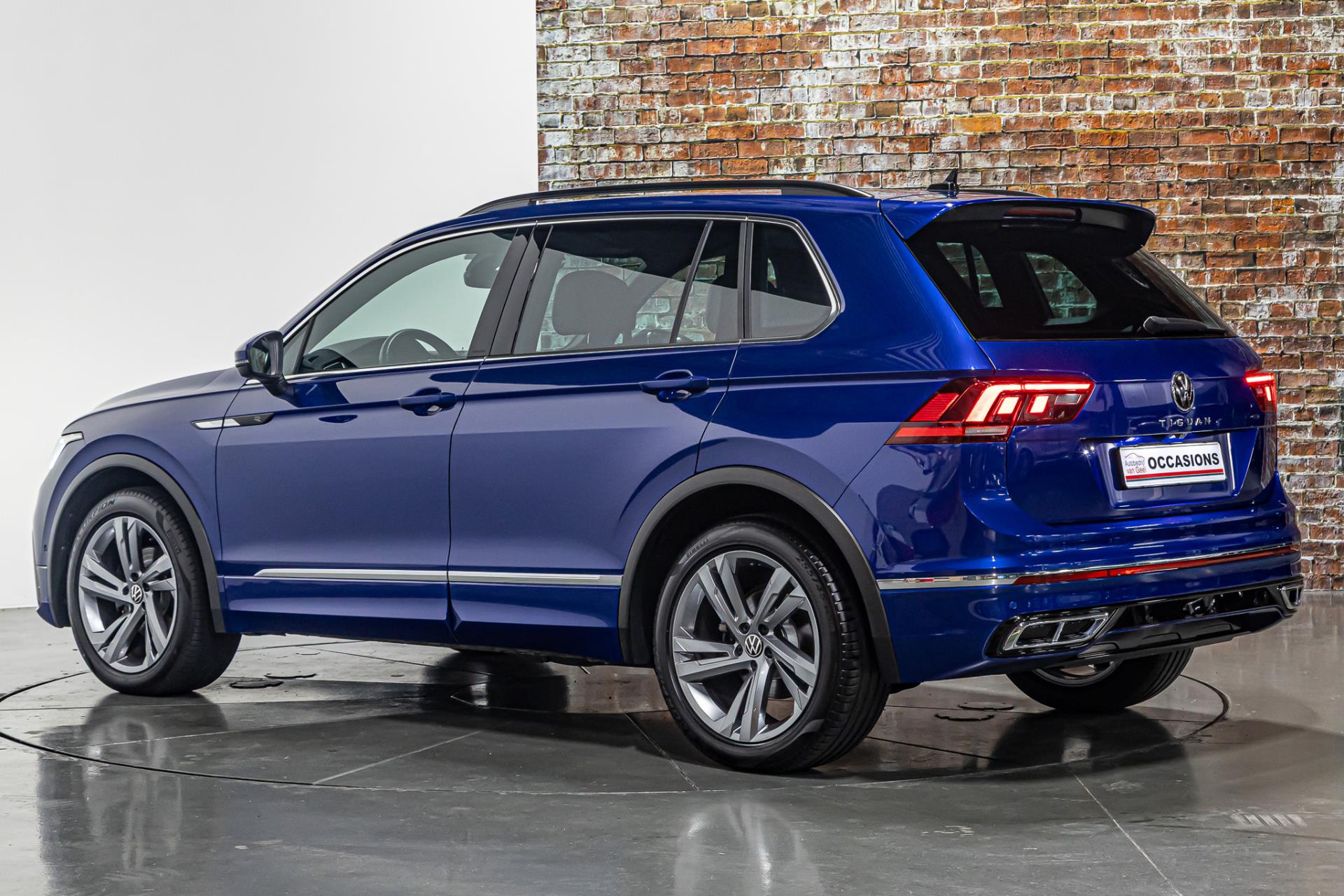 Volkswagen Tiguan 1.5 TSI R-Line I Uitklapbare trekhaak I Stuur & Stoel verwarming 48525545-9.jpg | Autobedrijf van Geel