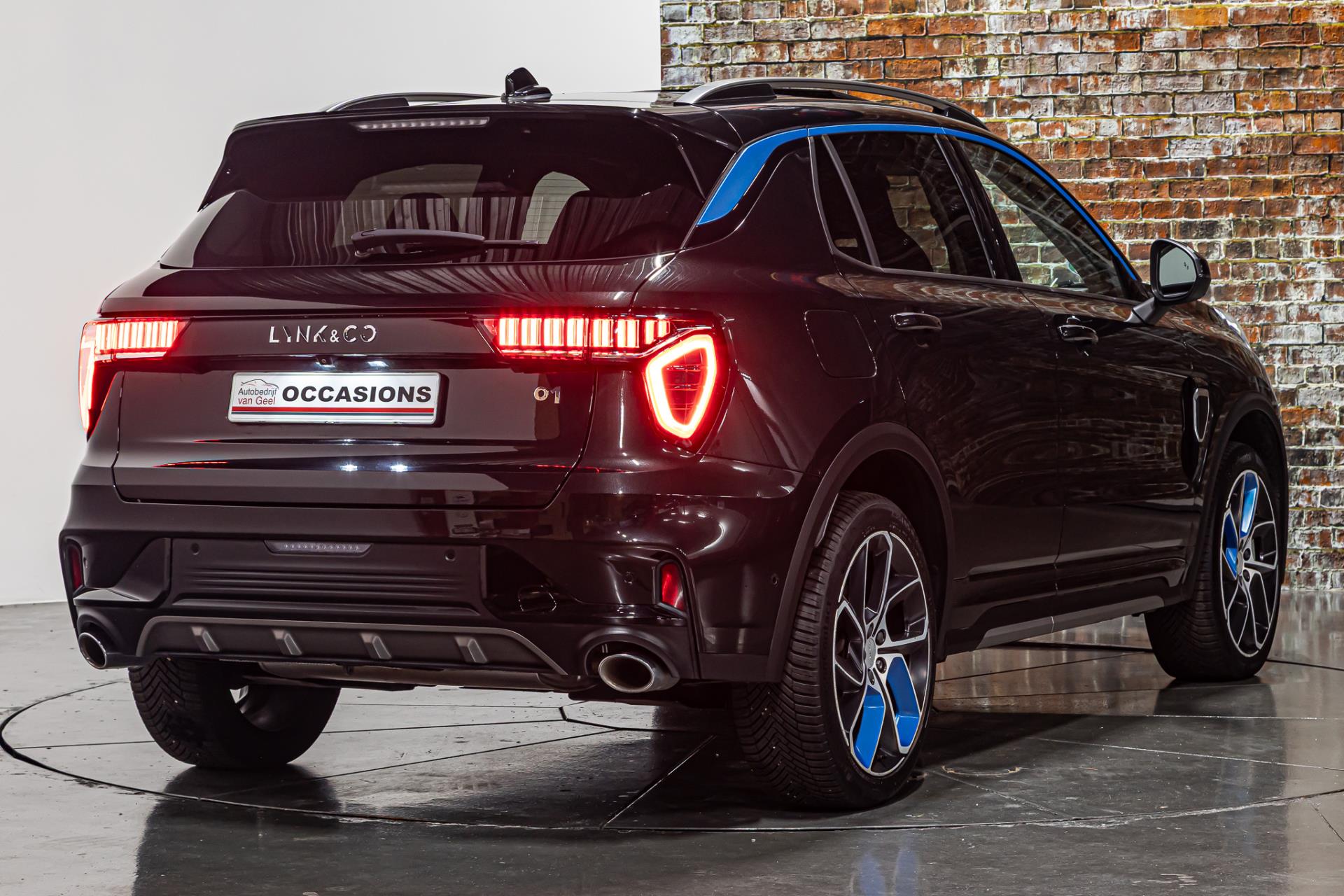 Lynk & Co 01 1.5 I Afneembare trekhaak I Schuif/kantel dak I Plug in 48592921-1.jpg | Autobedrijf van Geel