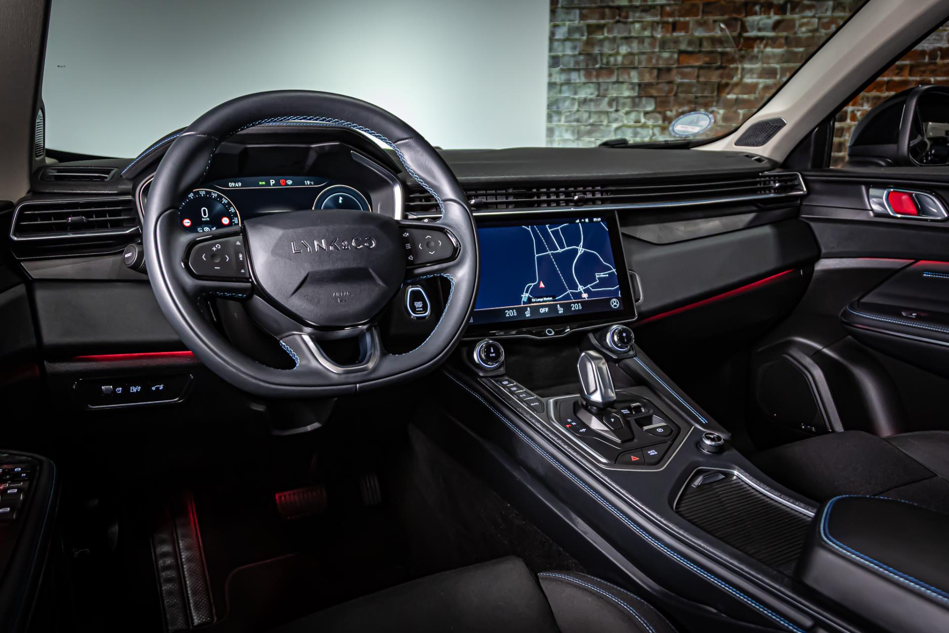 Lynk & Co 01 1.5 I Afneembare trekhaak I Schuif/kantel dak I Plug in 48592921-15.jpg | Autobedrijf van Geel