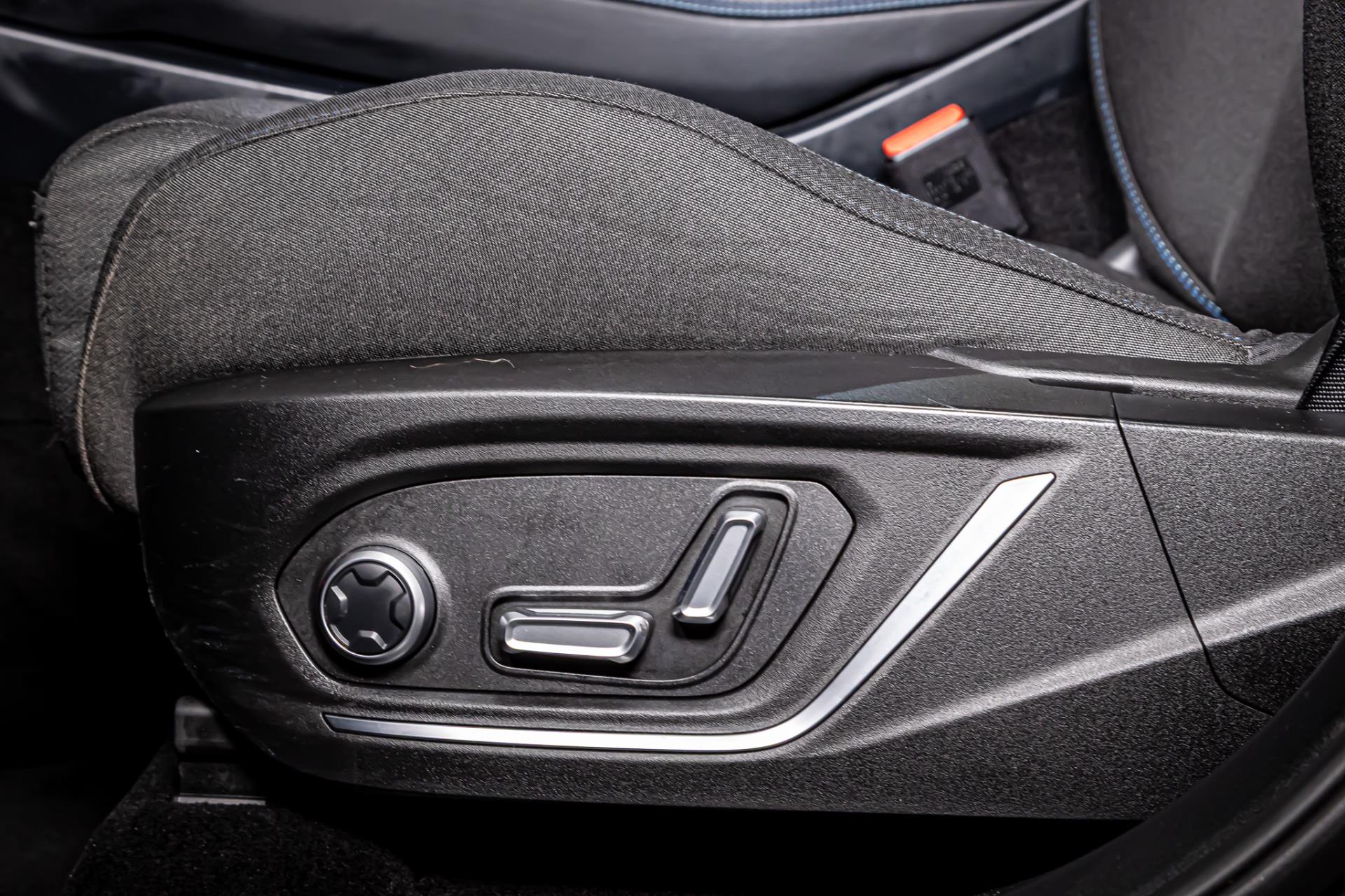 Lynk & Co 01 1.5 I Afneembare trekhaak I Schuif/kantel dak I Plug in 48592921-21.jpg | Autobedrijf van Geel