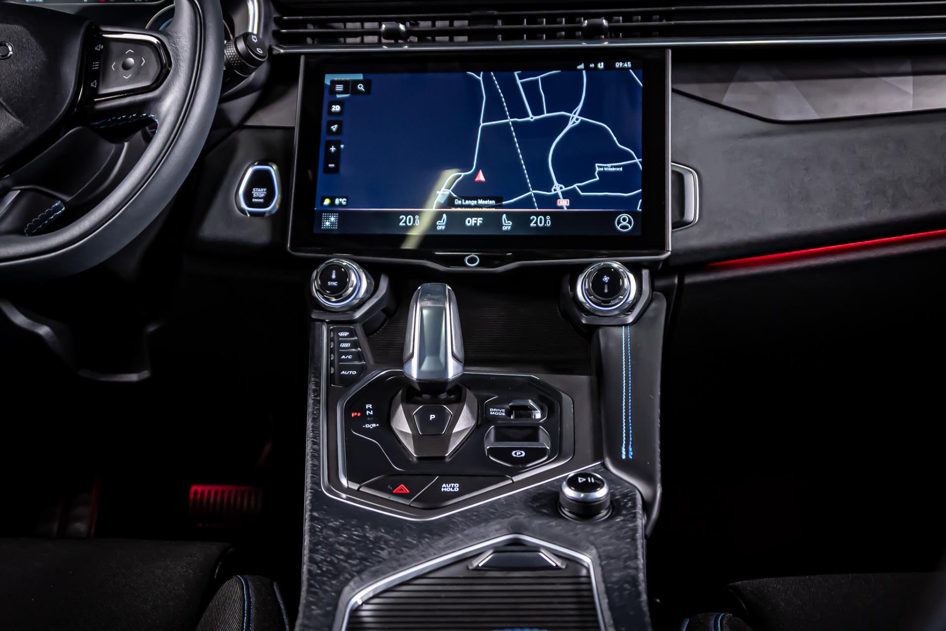 Lynk & Co 01 1.5 I Afneembare trekhaak I Schuif/kantel dak I Plug in 48592921-23.jpg | Autobedrijf van Geel